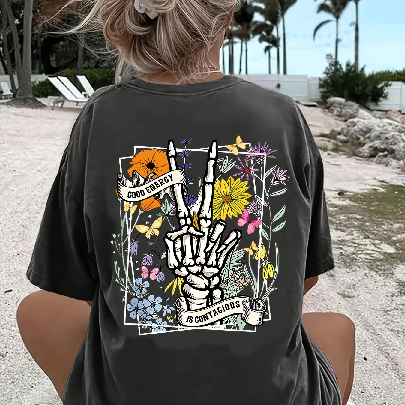 

T-shirt Floral pour Femme - Haut Décontracté à Col Rond et Manches Courtes, Mélange de Respirant avec Motif Squelette & Fleurs, pour & l'Été