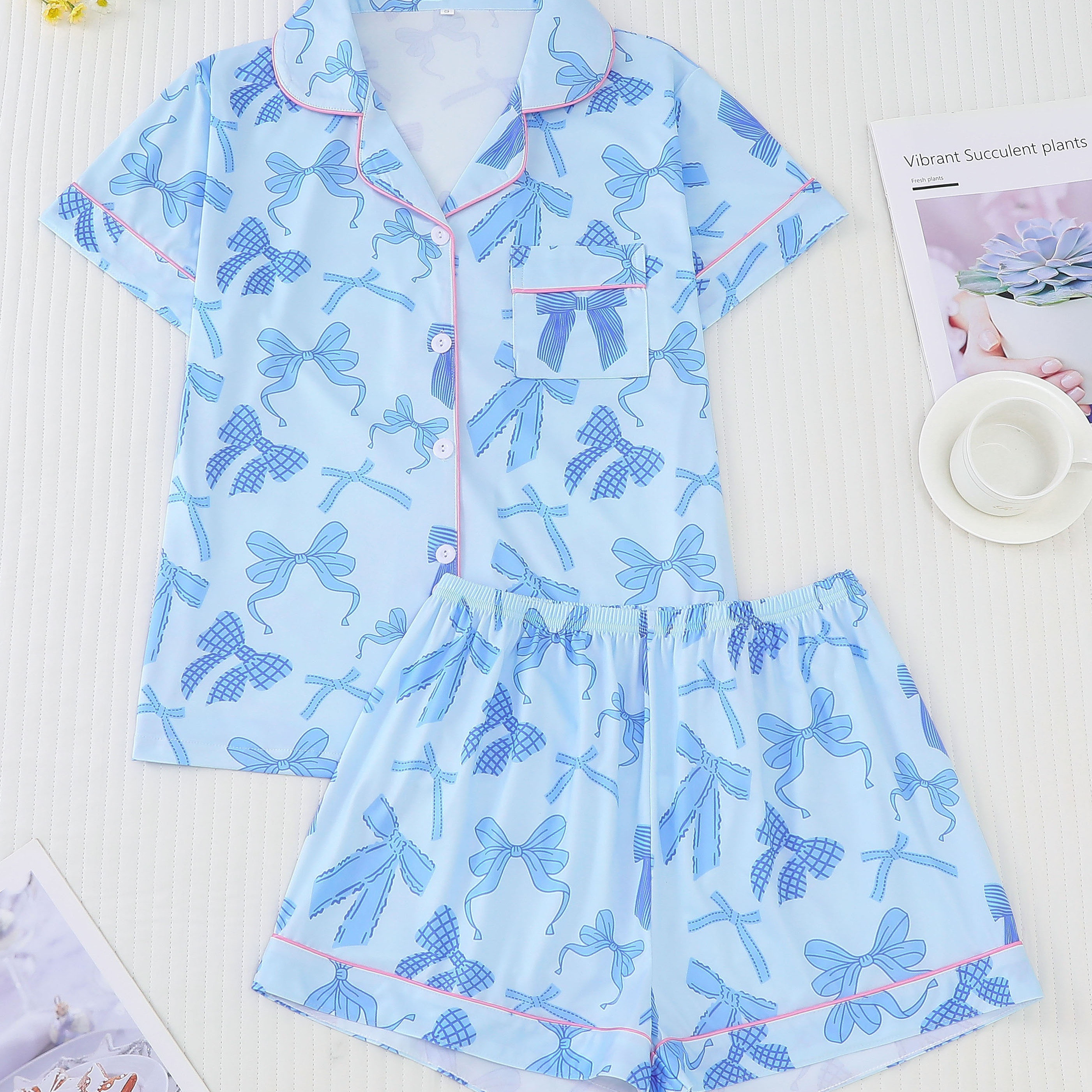 

Women's Bow Print Pajama Set, Short Sleeve Shirt With Collar And Button, Loose Shorts, Casual Knit Pajamas For Home And Outdoor