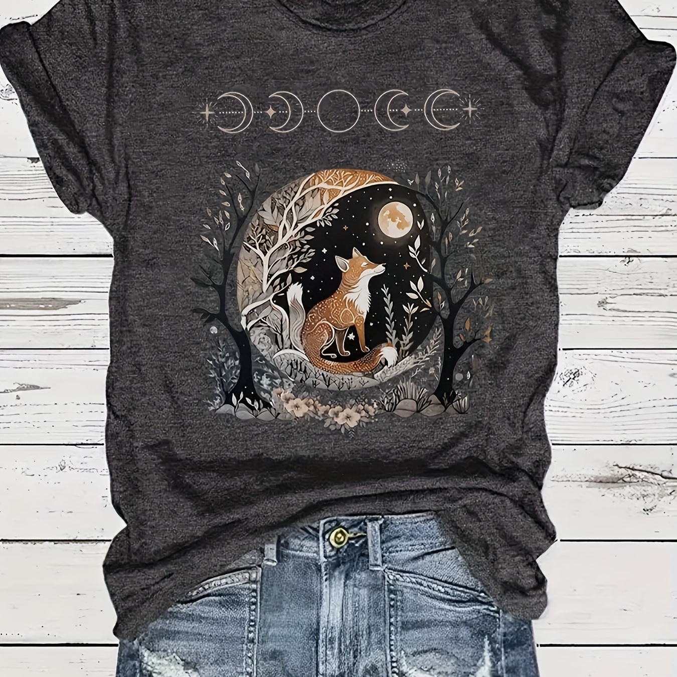 

Vibrant Moon & Fox Print Crew Neck T-shirt - Soft Mid-elasticity Polyester Fabric, Casual Short Sleeve Design For Spring & Summer, Womens Regular Length Alphabets Printed Knit Clothing For All Seasons