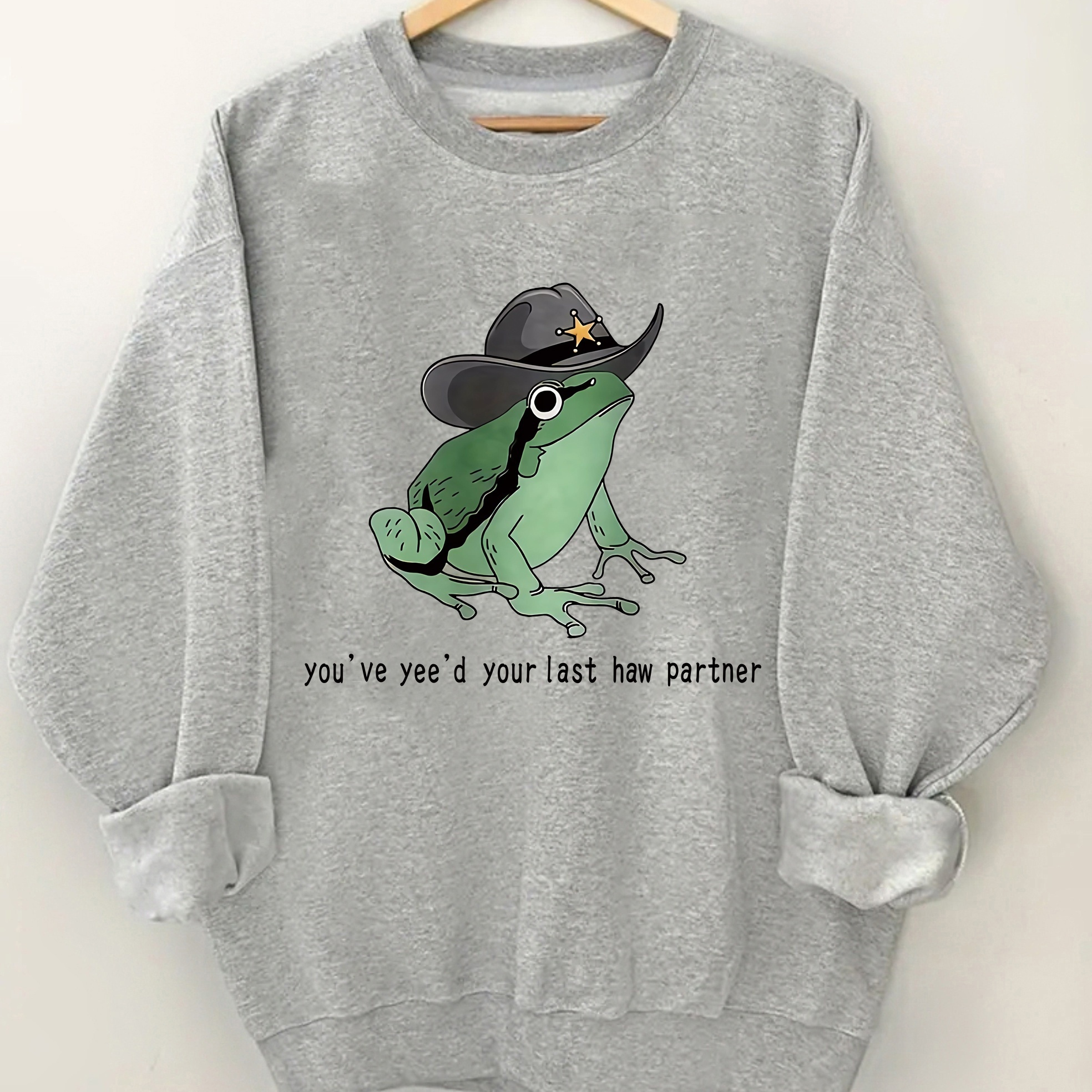 

Plus Size Frog Print Sweatshirt, Casual Long Sleeve Crew Neck Pullover Sweatshirt, Women's Plus Size clothing