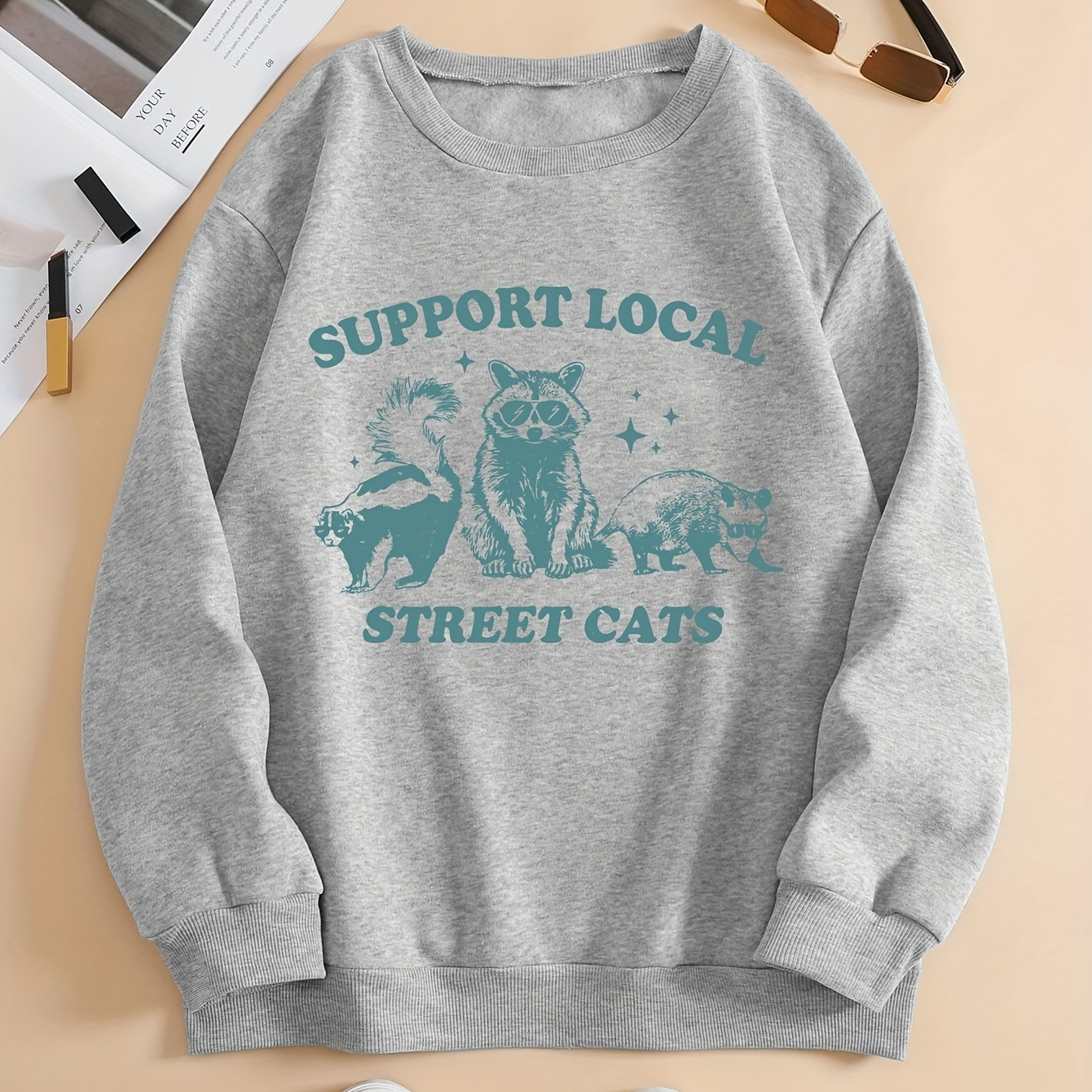 

Raccoon Print Pullover Sweatshirt, Casual Long Sleeve Crew Neck Sweatshirt For Fall & Winter, Women's Clothing