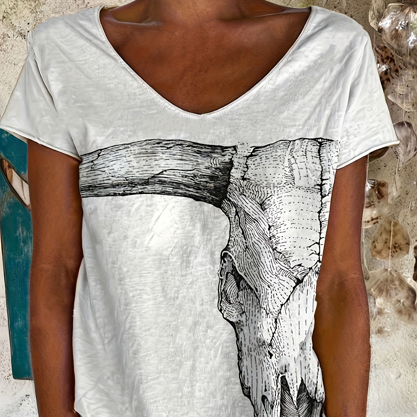 

Plus Size Cow Head Print T-shirt, Casual V Neck Short Sleeve T-shirt, Women's Plus Size clothing