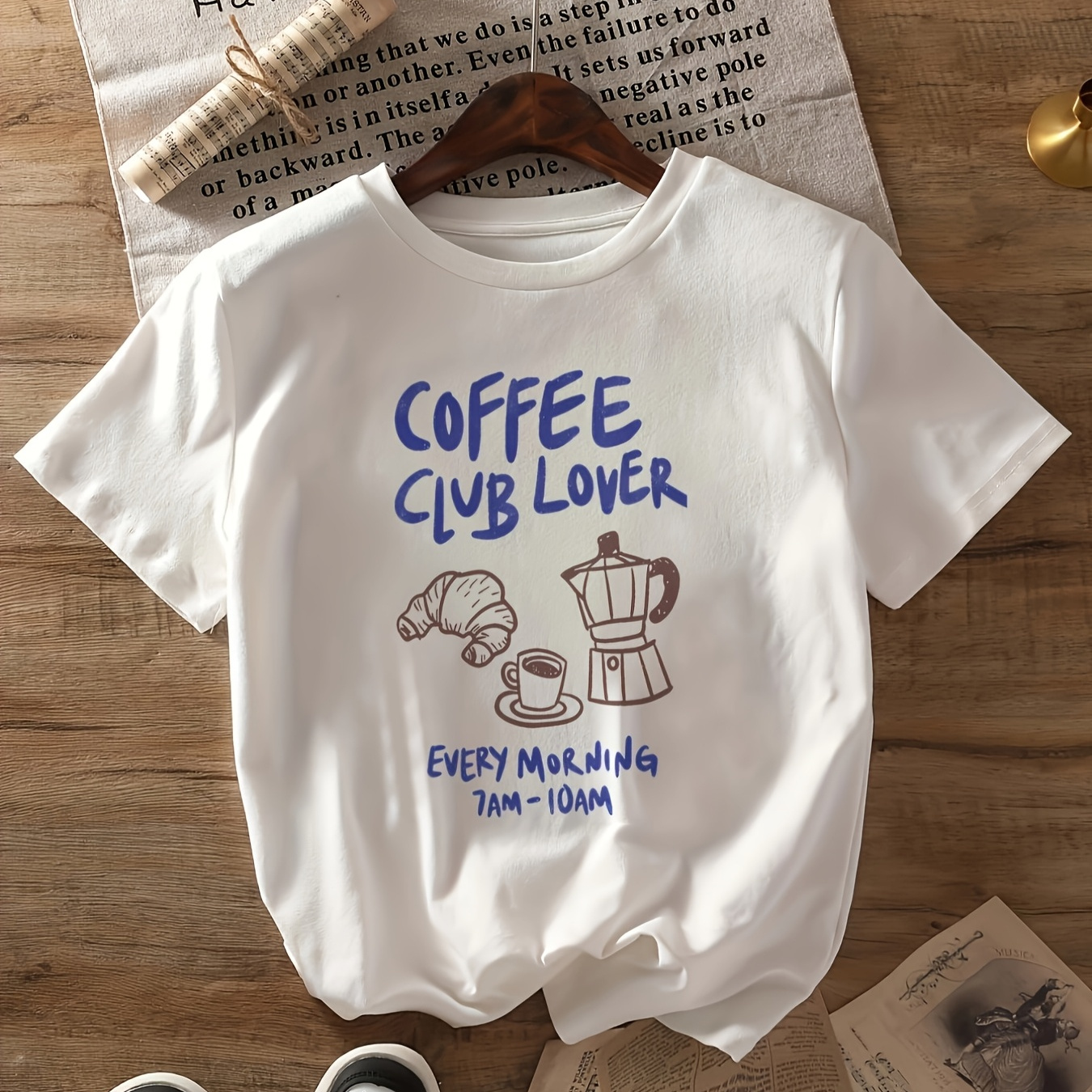 

T-shirt imprimé pour amateur du Club du Café, haut décontracté à manches courtes et col rond, tissu tricoté d'été de longueur régulière avec motif géométrique en polyester