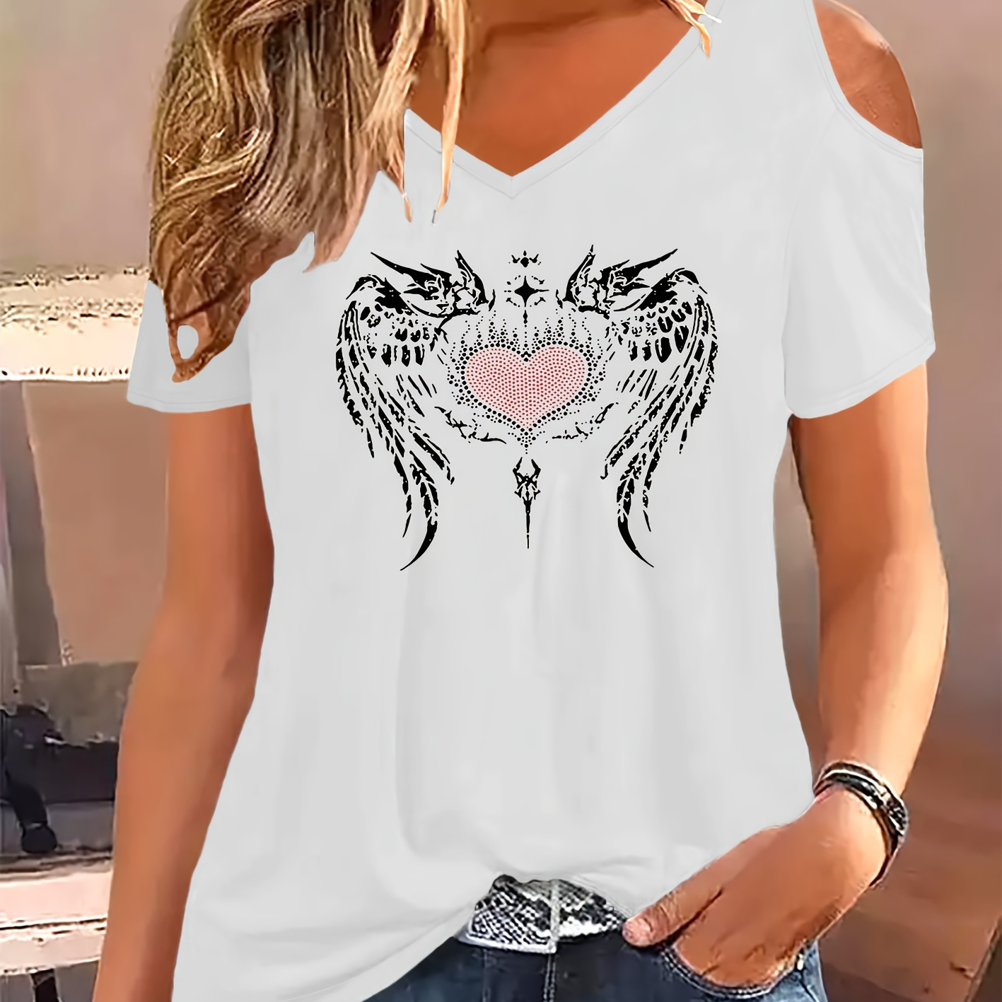 

[1pc Off-the-shoulder T-shirt] 1pc Women's Casual Shoulder-baring T-shirt, Geometric Heart & , Deep V-neck, Knitted Polyester, Regular Length, All