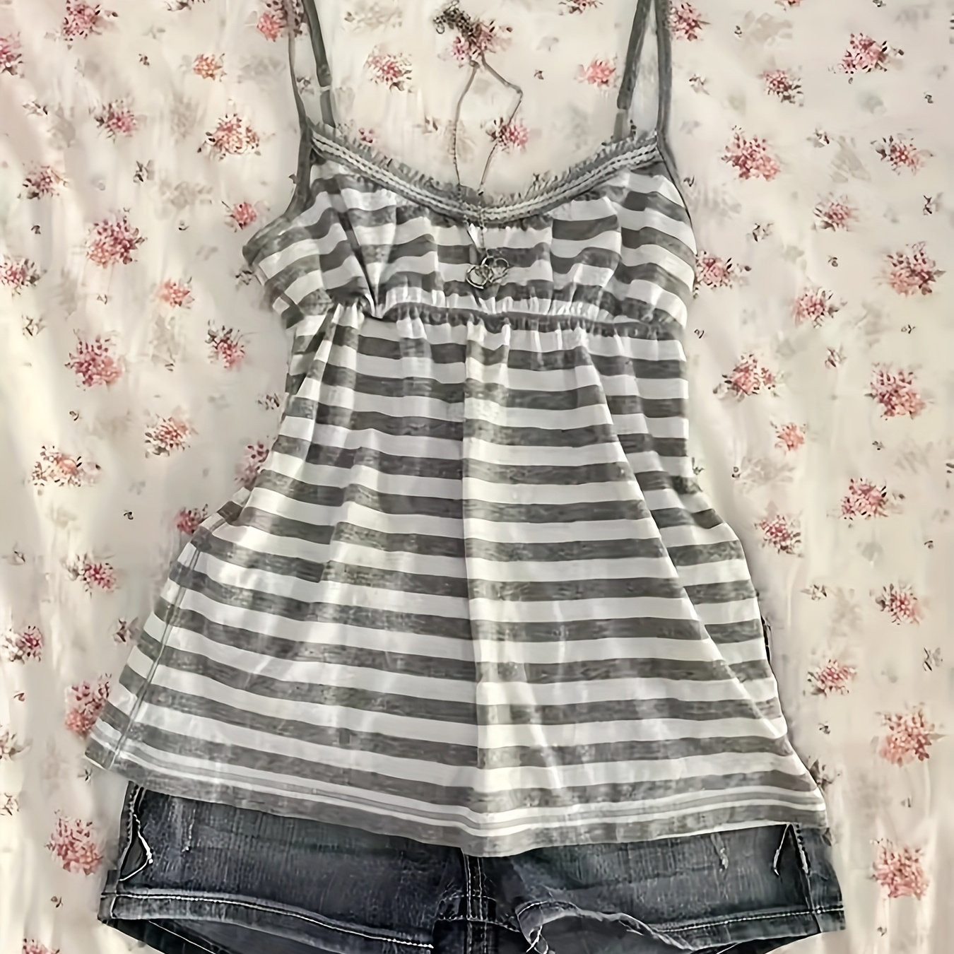 [Off-the-Shoulder Dress] Versatile Off-the-Shoulder Striped Suspender Dress with Lace Trim Applique Detail | Women's Casual All-Season Fashion, Strappy Dress