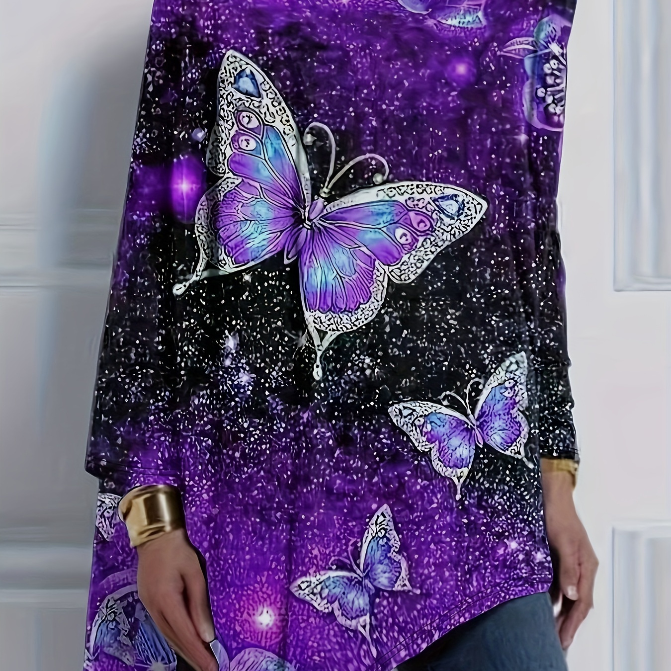 

Plus Size Butterfly Print Sweatshirt, Casual Asymmetrical Hem Long Sleeve Crew Neck Top For Spring & Fall, Women's Plus Size Clothing