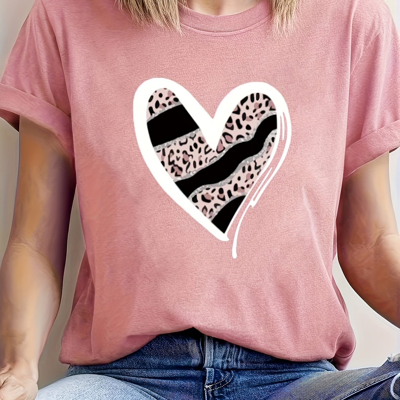 

Leopard Heart Print Crew Neck T-shirt, Casual Short Sleeve T-shirt For Spring & Summer, Women's Clothing