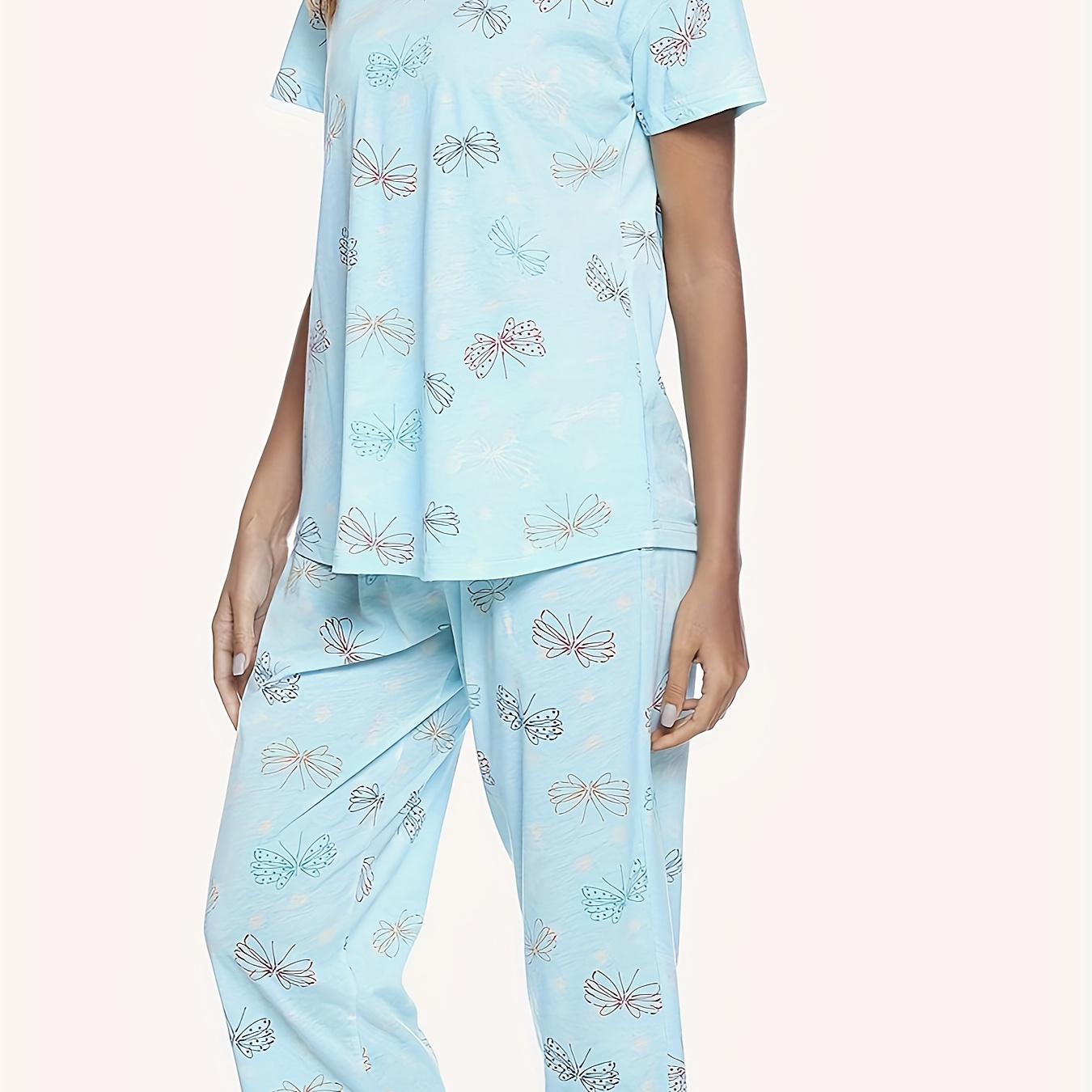 

Plus Size Cute Pajamas Set, Women's Plus Butterfly & Polka Dot Print Short Sleeve V Neck Medium Stretch Top & Capri Pants Loungewear 2 Piece Set
