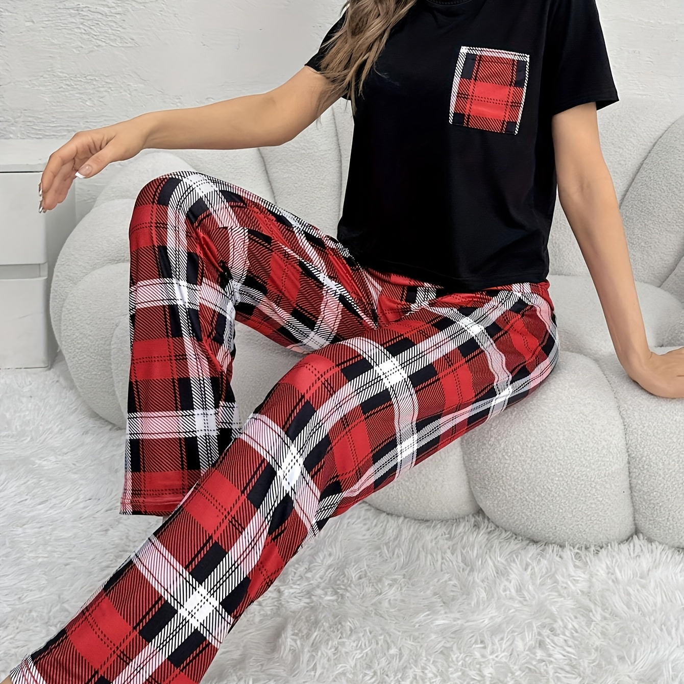 

Women's Casual Print Short Sleeve Pajama Set - Red & Wear With Pocket Detail, Lightweight Polyester For Spring/summer