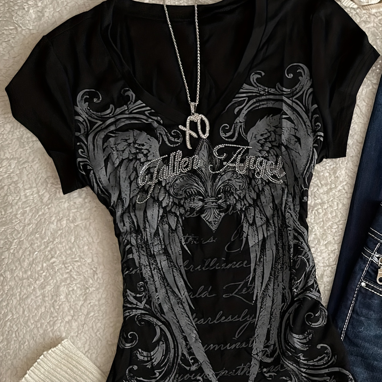 it says ETERNAL LOVE tho btw on mine it says ETERNAL LOVE tho btw on mine