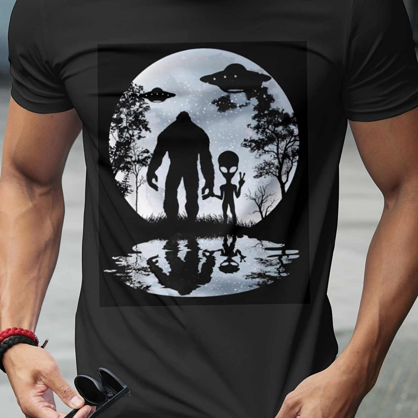 

Moon Sasquatch Ufo Extraterrestrial Print Men's Cotton T-shirt, Stylish Soft Comfy Summer Tee