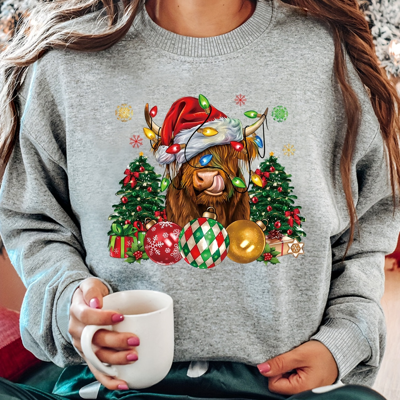 

Festive Christmas Highland Cow Graphic Sweatshirt For Women - Relaxed, All-season, Knit, Polyester Material, Round Neckline