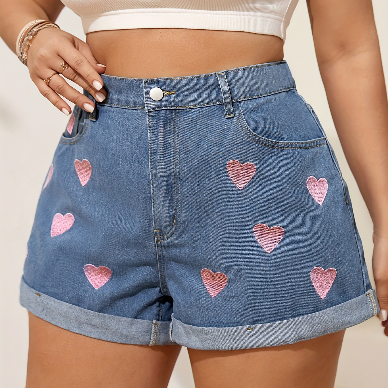 

Women's Casual Denim Shorts, Plus Size Heart Embroidery Roll Up Hem Slash Pocket Zipper Button Closure Denim Shorts