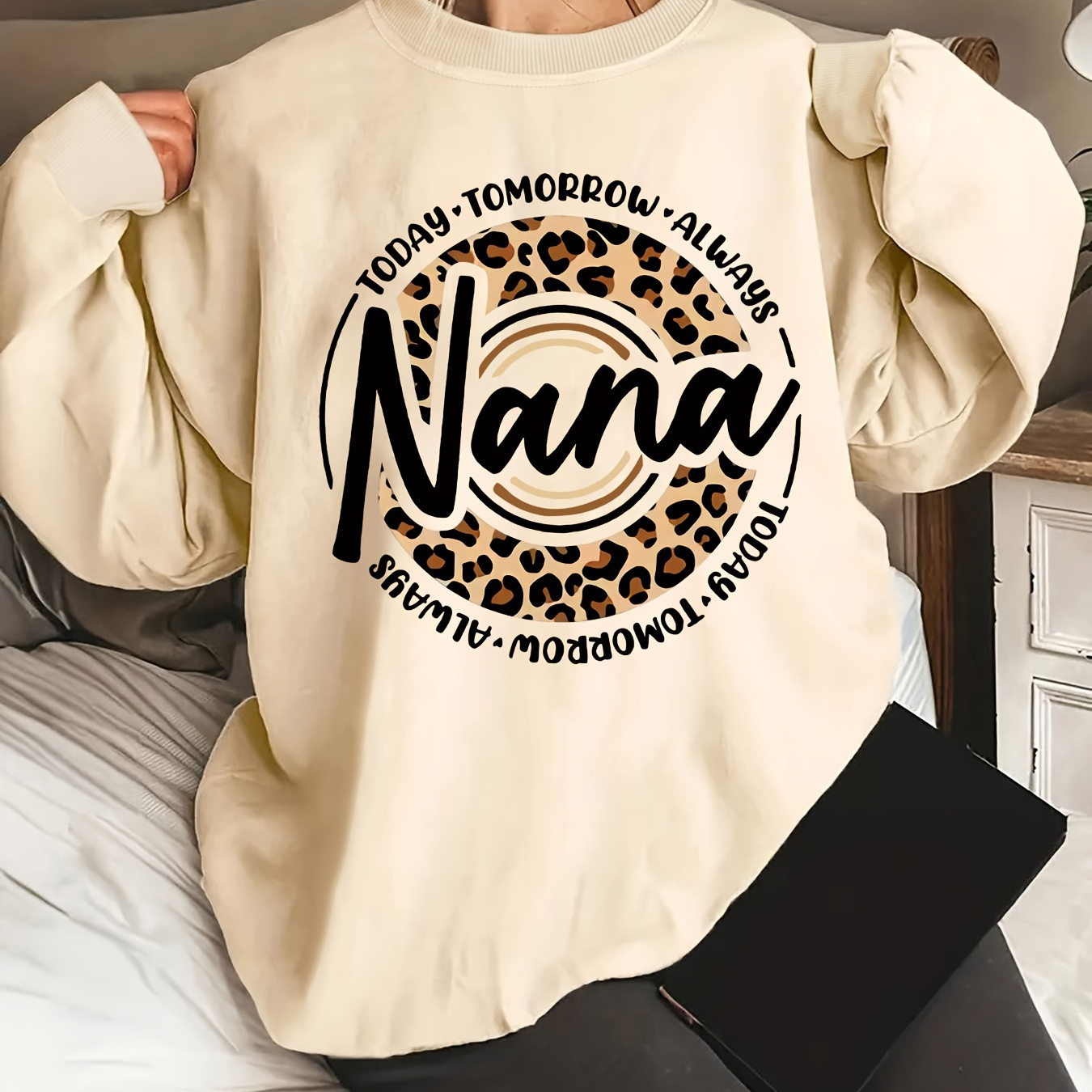

Plus Size Nana Print Sweatshirt, Crew Neck Casual Sweatshirt For Fall & Spring, Women's Plus Size Clothing