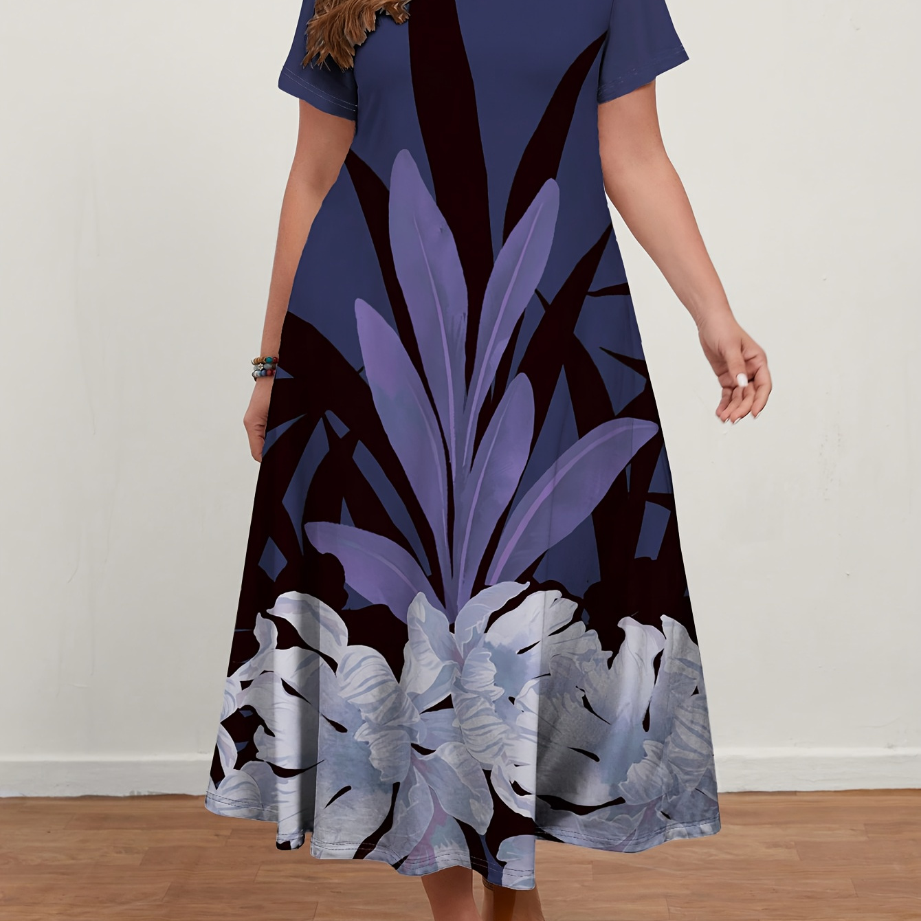 

Plus Size Plant Print Loose Dress, Casual V Neck Short Sleeve Dress For Spring & Summer, Women's Plus Size Clothing