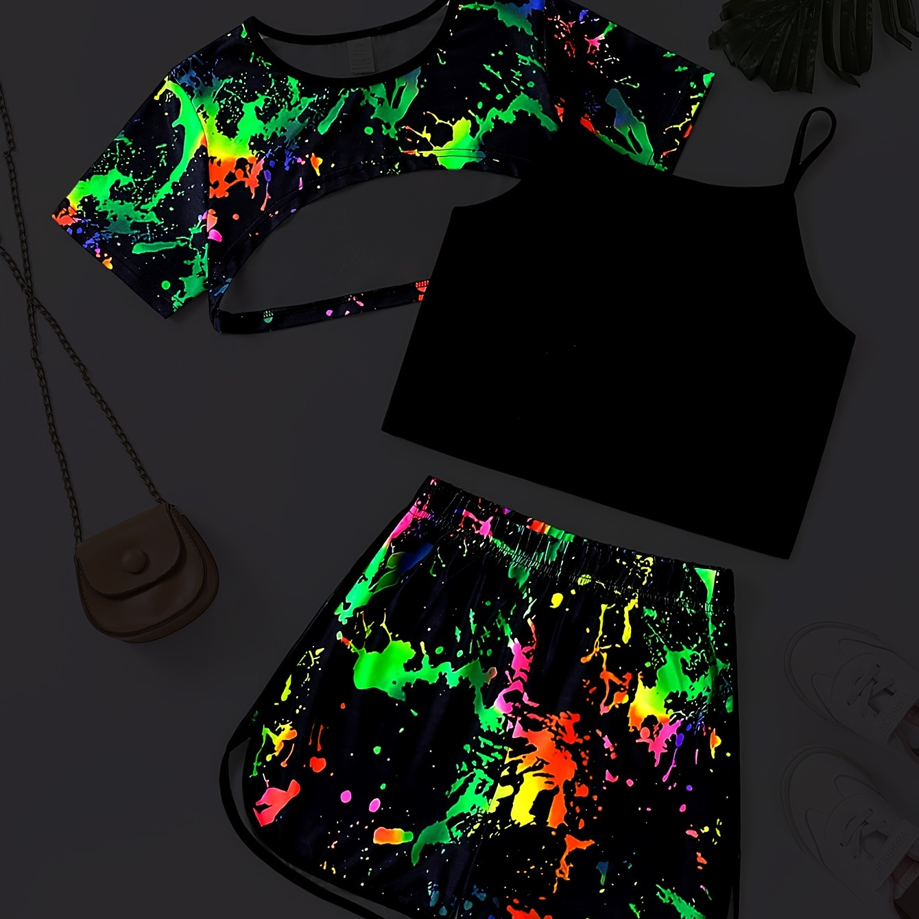 

Splash Inked Style Girls Crop T-shirt + Solid Cami Top & Casual Shorts Three-piece Set For Summer Street