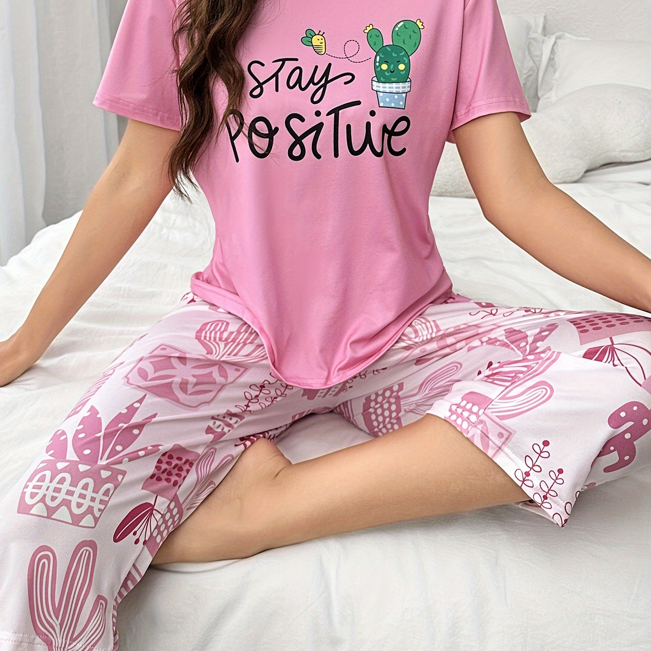 

Women's Cactus & Letter Print Casual Pajama Set, Short Sleeve Round Neck Top & Capri Pants, Comfortable Relaxed Fit