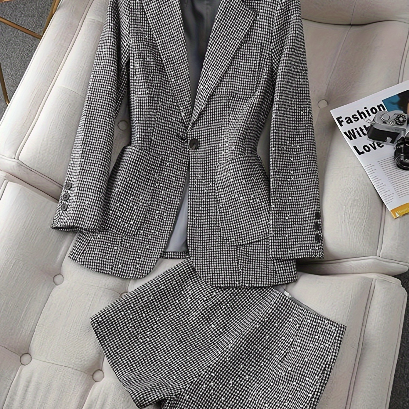 

Elegant And Stylish Vintage Suit Set For Casual And Professional .