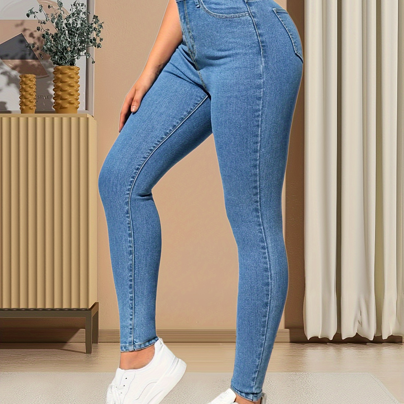

Women's Blue Solid Color Skinny Jeans, Casual Style, Stretchy Denim, Slim Fit Pants With Pockets