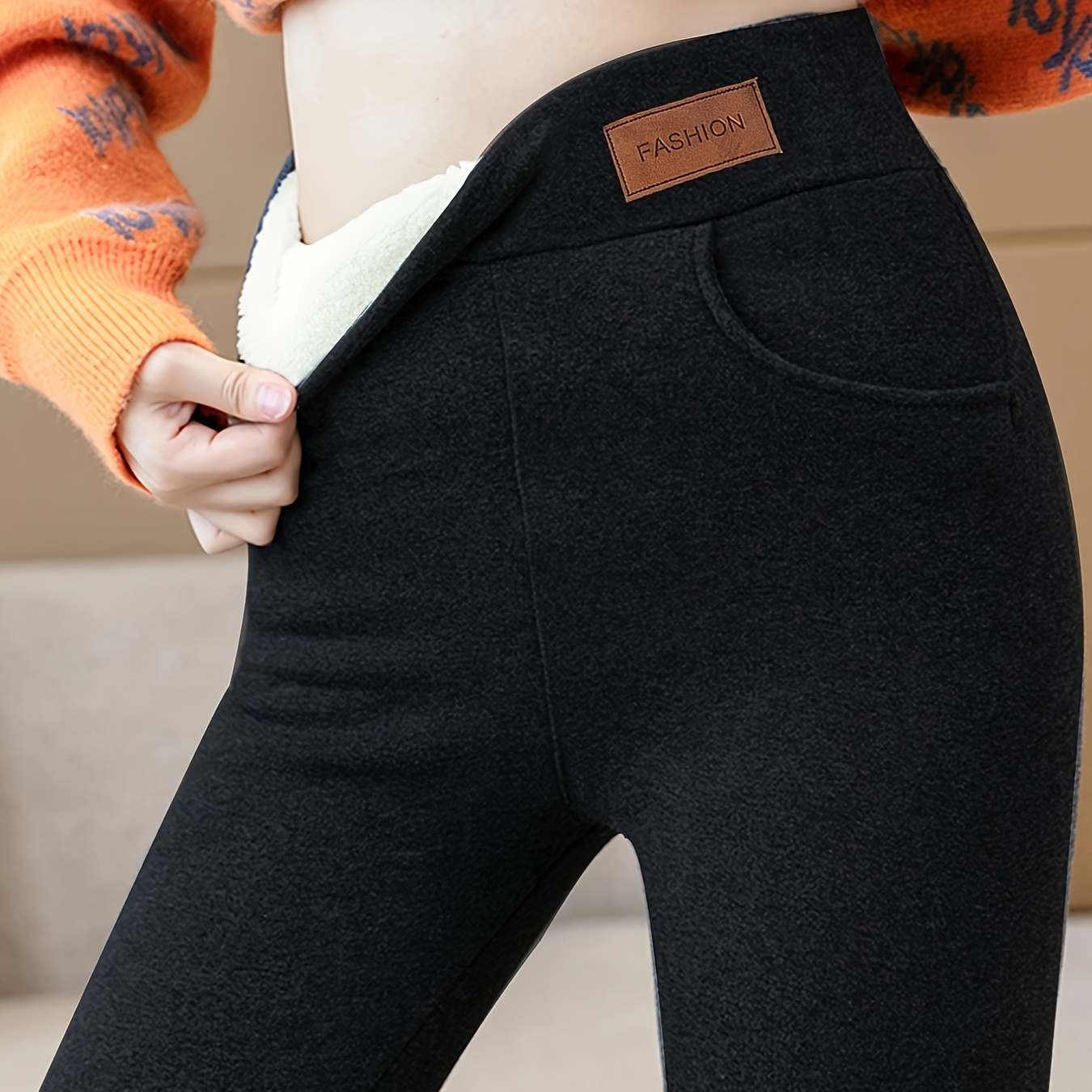 

Leggings Douillets pour Femmes Doublés en avec Poches - Chauds, Extensibles en Mélange -Polyester, Pantalons d'Hiver Taille Haute Décontractés, Lavables en Machine, Foncé