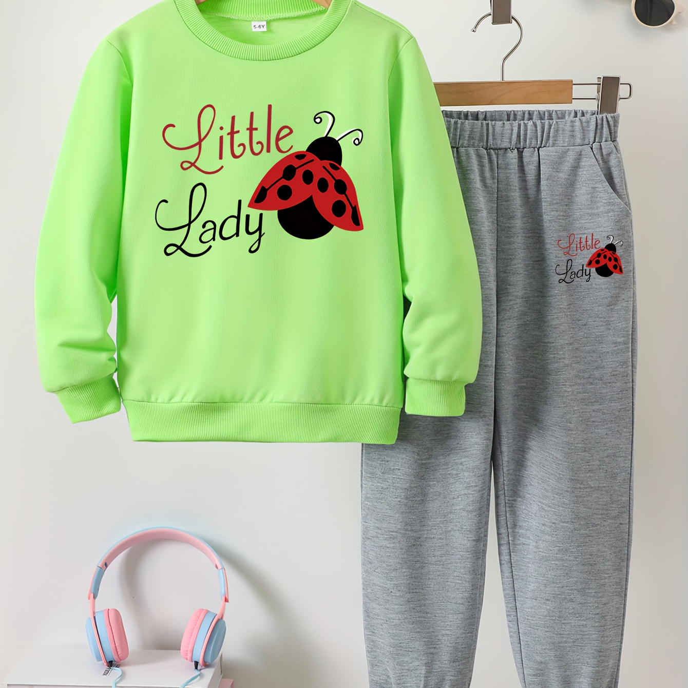 

Girls' Ladybug Print Long Sleeve Crew Neck Sweatshirt & Joggers Set - Casual, Comfy Polyester For Spring/fall, Outdoor