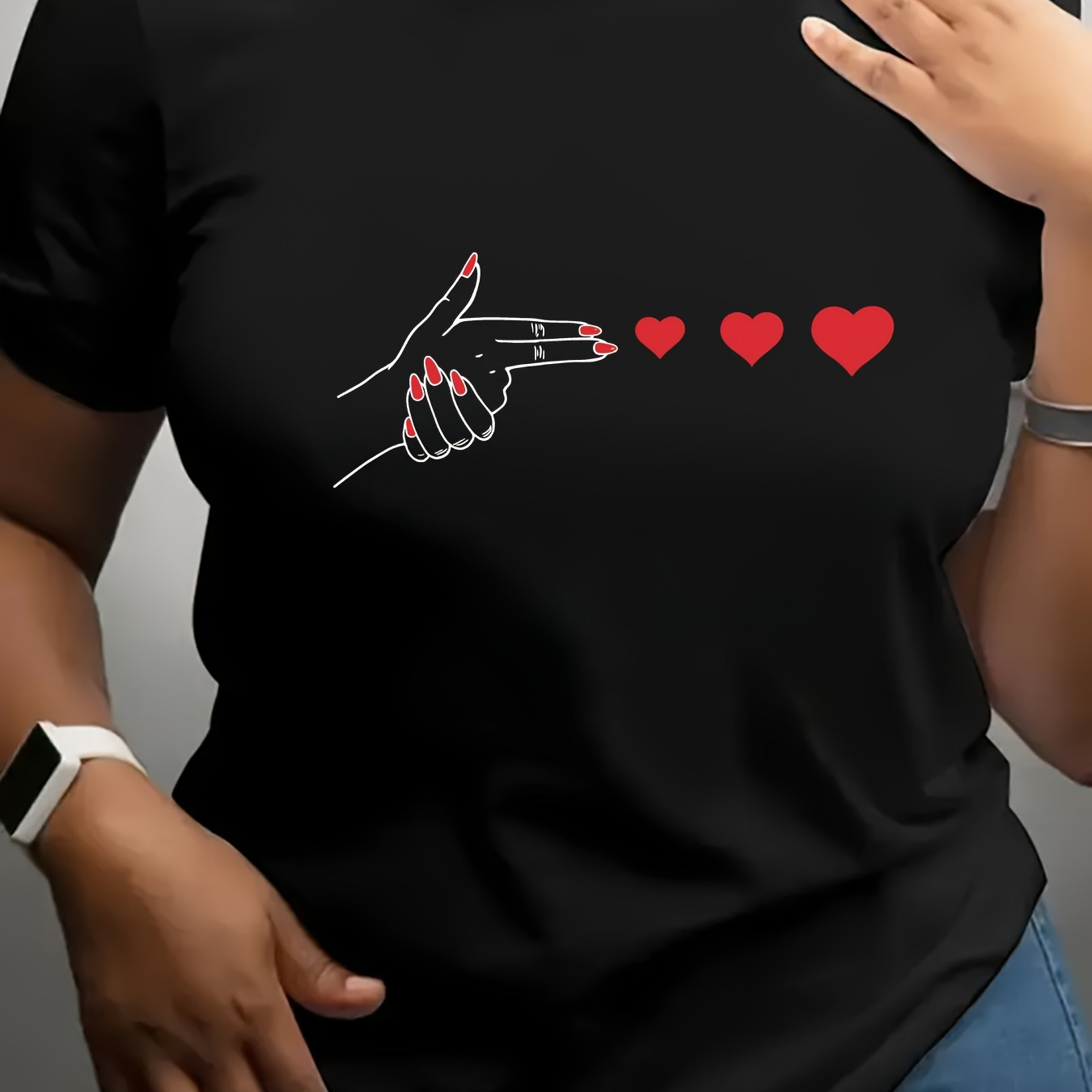 

T-Shirt Femme Coupe Régulière avec Cœur et Col Rond à Manches Courtes