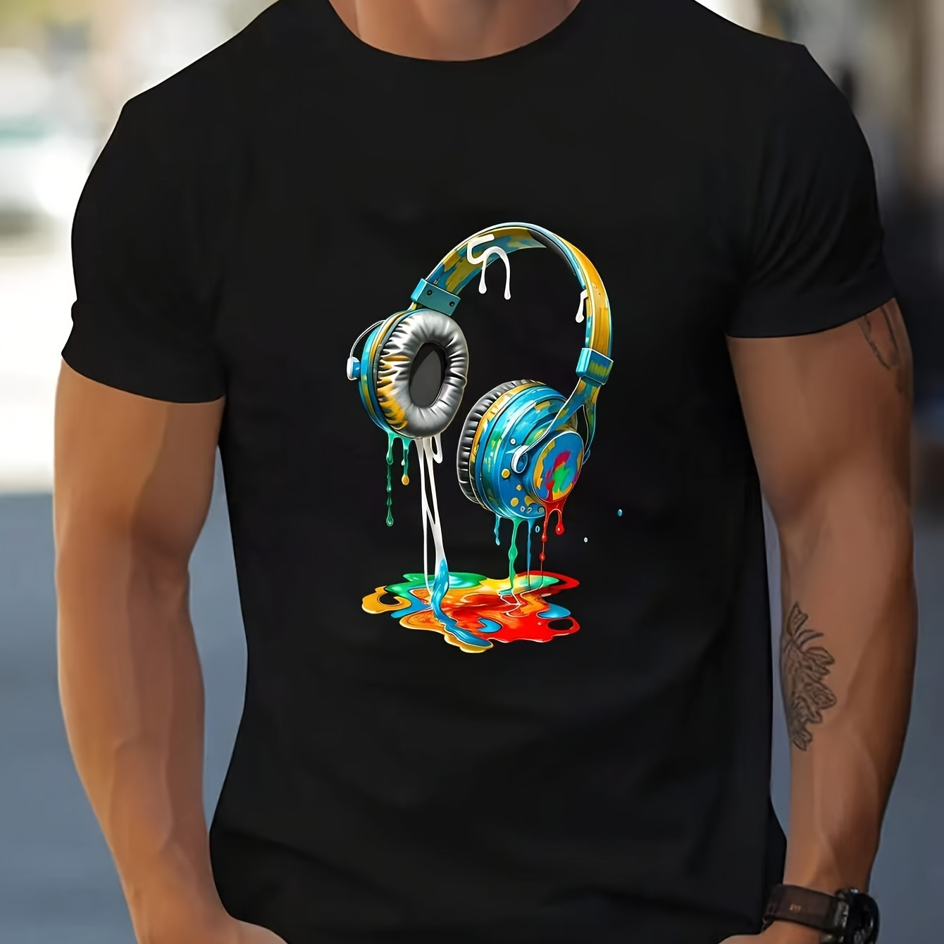 

T-shirt à manches courtes imprimé casque coloré pour homme, haut décontracté athlétique à col rond pour tous les jours