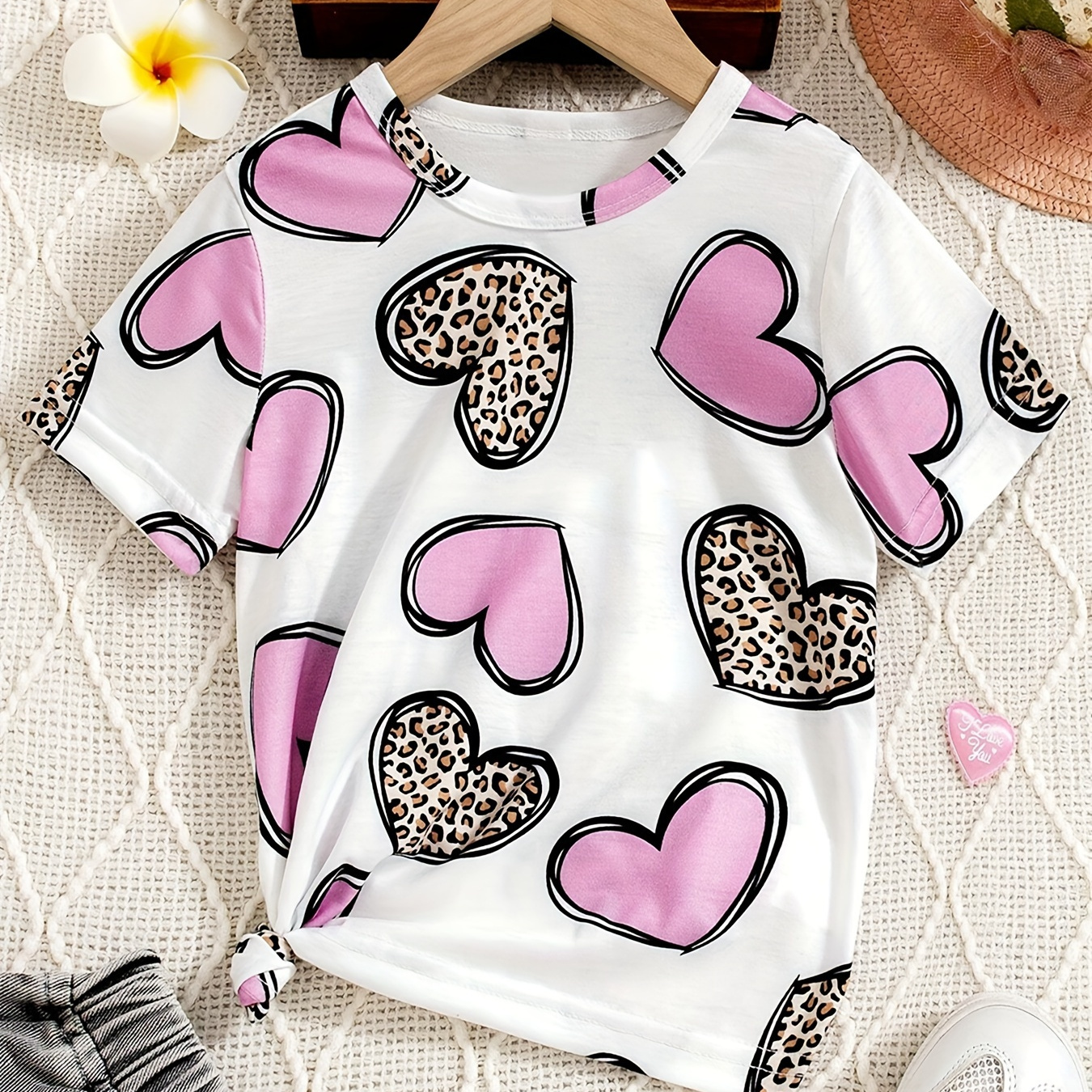 

Heart Patterned Leopard Print Short Sleeve Crew Neck T-shirt For Girls, Casual Comfy Breathable Tee Versatile Top Summer Gift