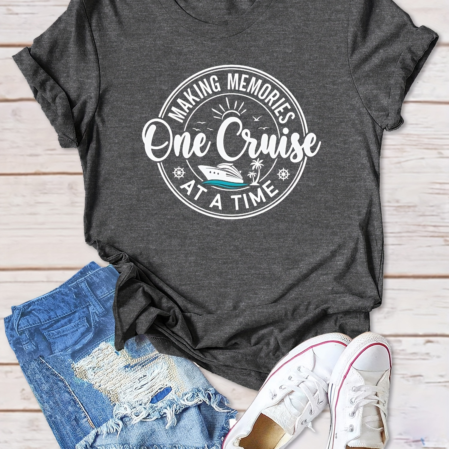 

Cruise Boat Print Crew Neck T-shirt, Casual Short Sleeve Top For Summer & Spring, Women's Clothing
