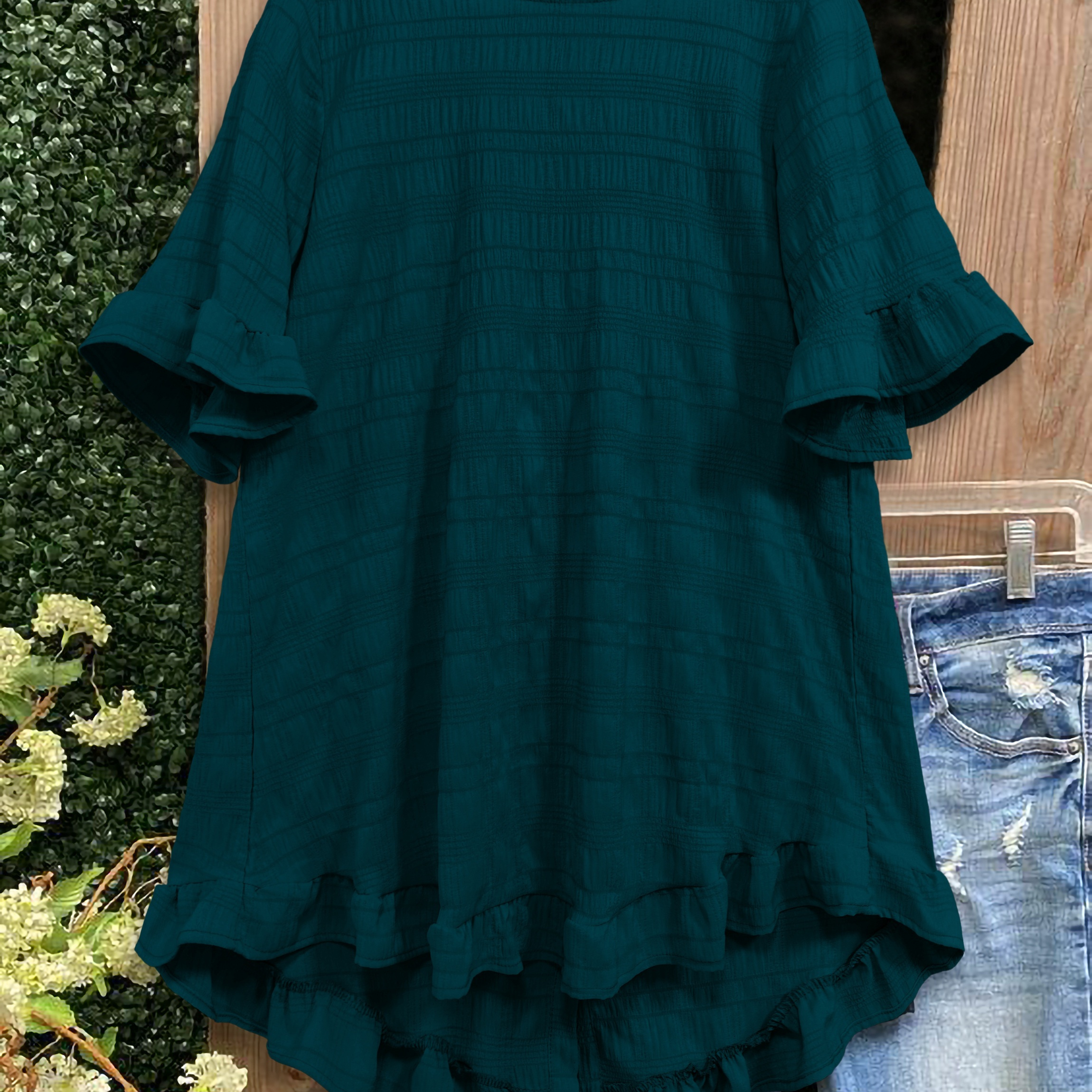 

Plus Size Solid Ruffle Textured T-shirt, Casual Crew Neck Short Sleeve T-shirt, Women's Plus Size clothing