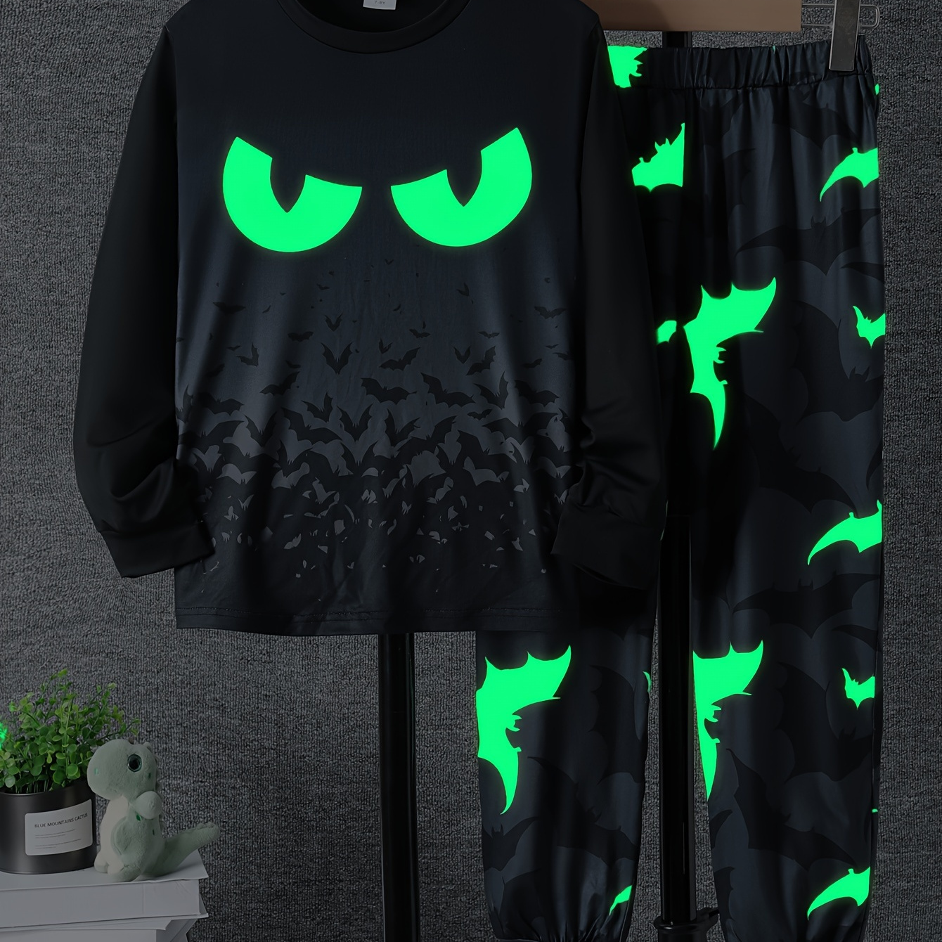 

Casual Long Sleeve Top & Joggers Set, Halloween Glow In The Dark Bat Pattern, 2-piece Boys Co Ord Set For Spring Fall