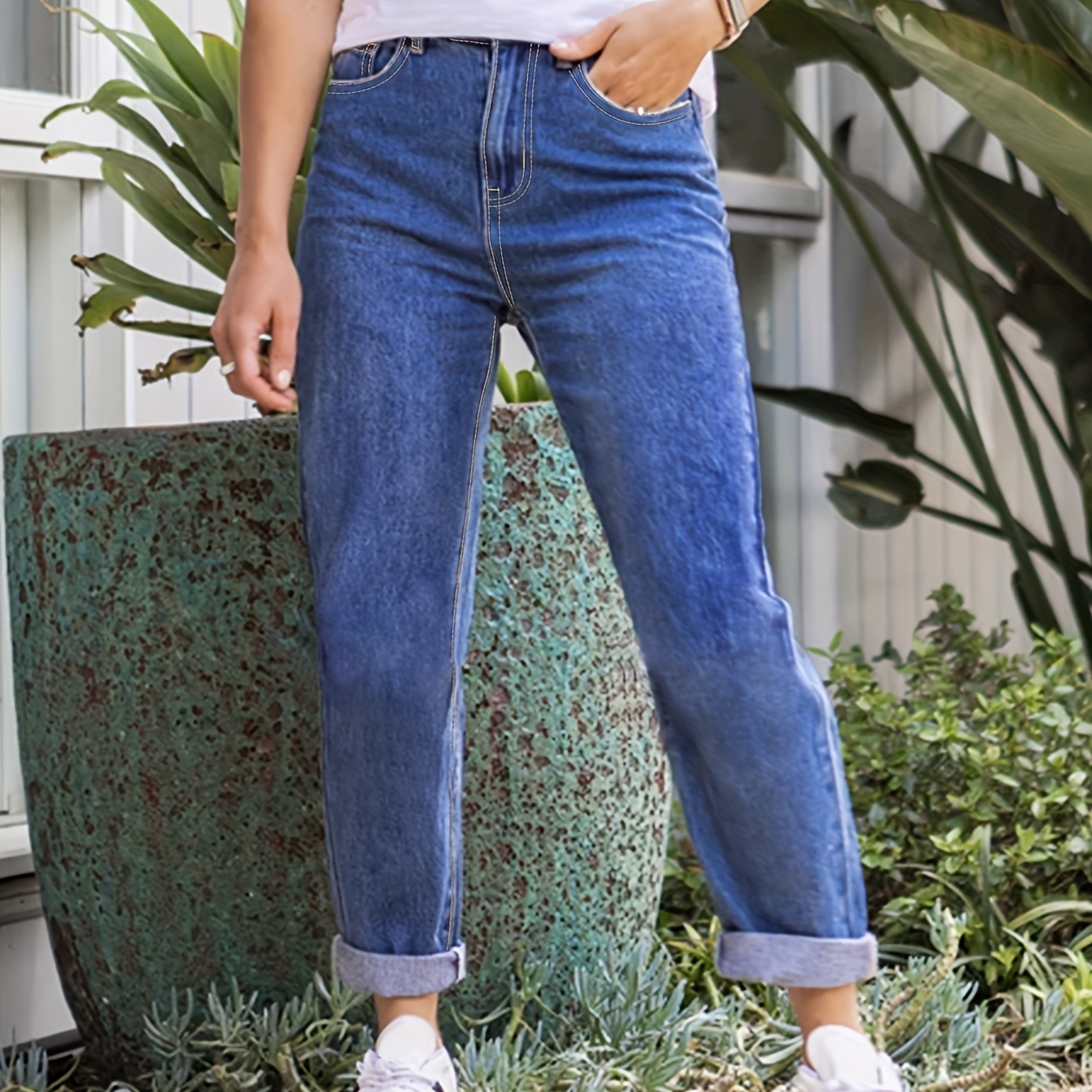 

Women's Basic Jeans, Plus Size Plain Washed Slash Pocket Medium Stretch Loose Fit Tapered Denim Pants