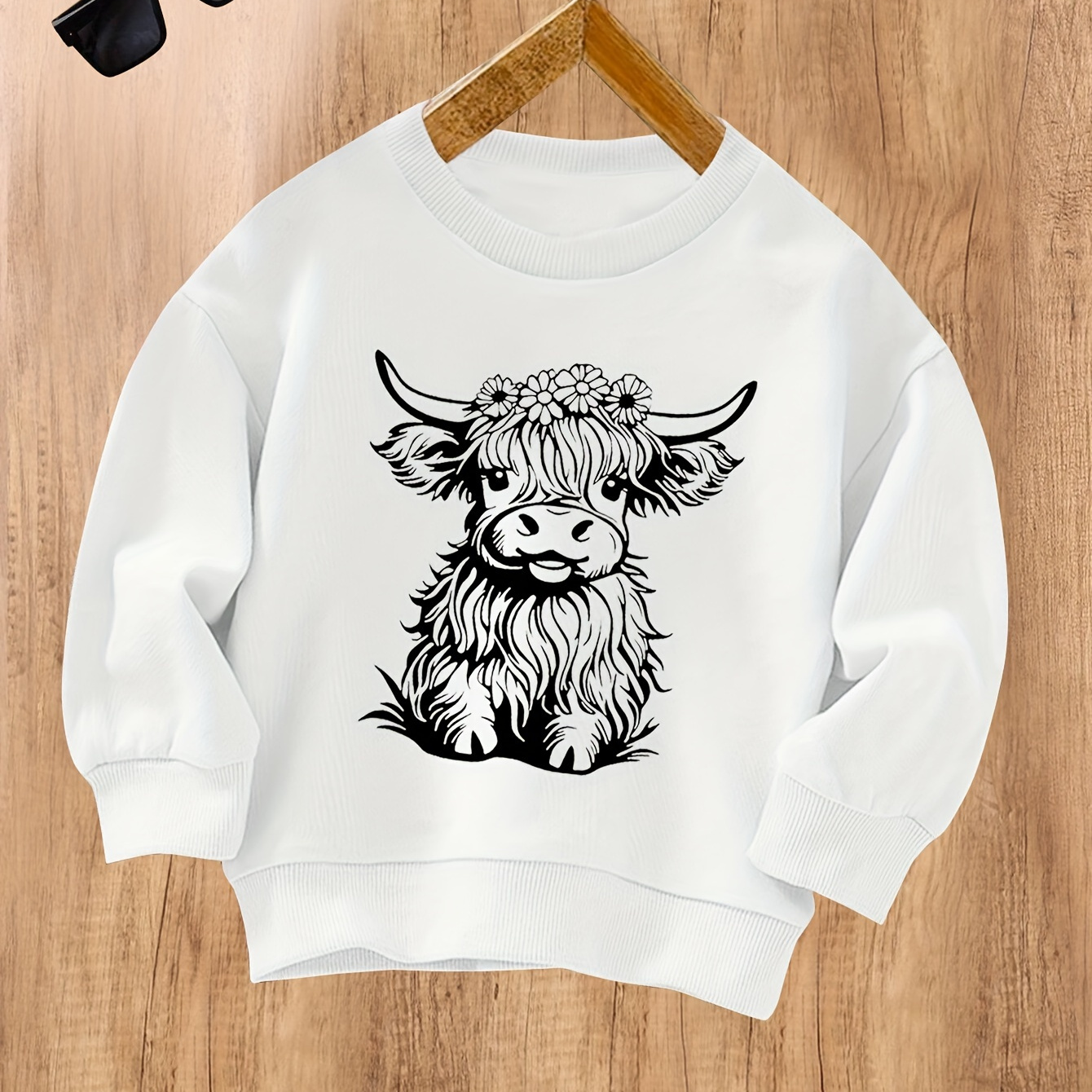 

Girls' Cartoon Cow Print Sweatshirt - Casual Long Sleeve Pullover With Round Neck, Polyester Knit Fabric, Ribbed Detail, Regular Fit For Spring/fall Season