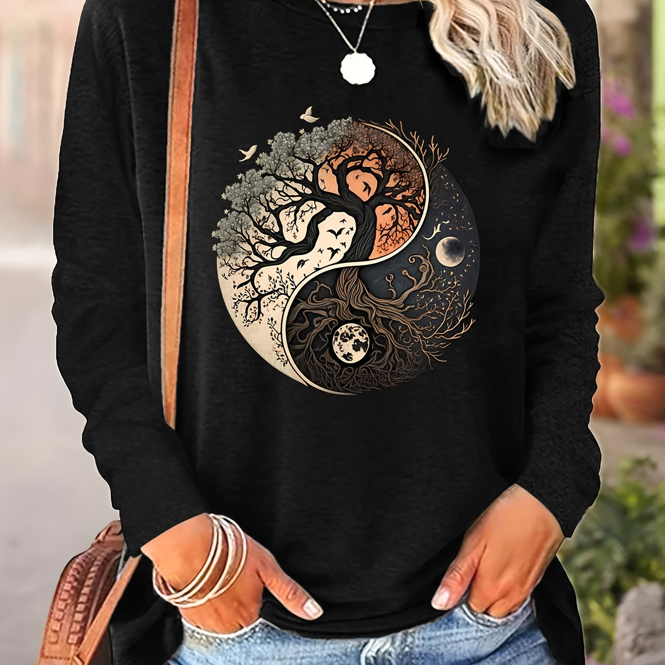 

Women's Casual Long Sleeve T-shirt With Geometric Print - Cotton , Crew Neck, Machine Washable - Spring & Fall