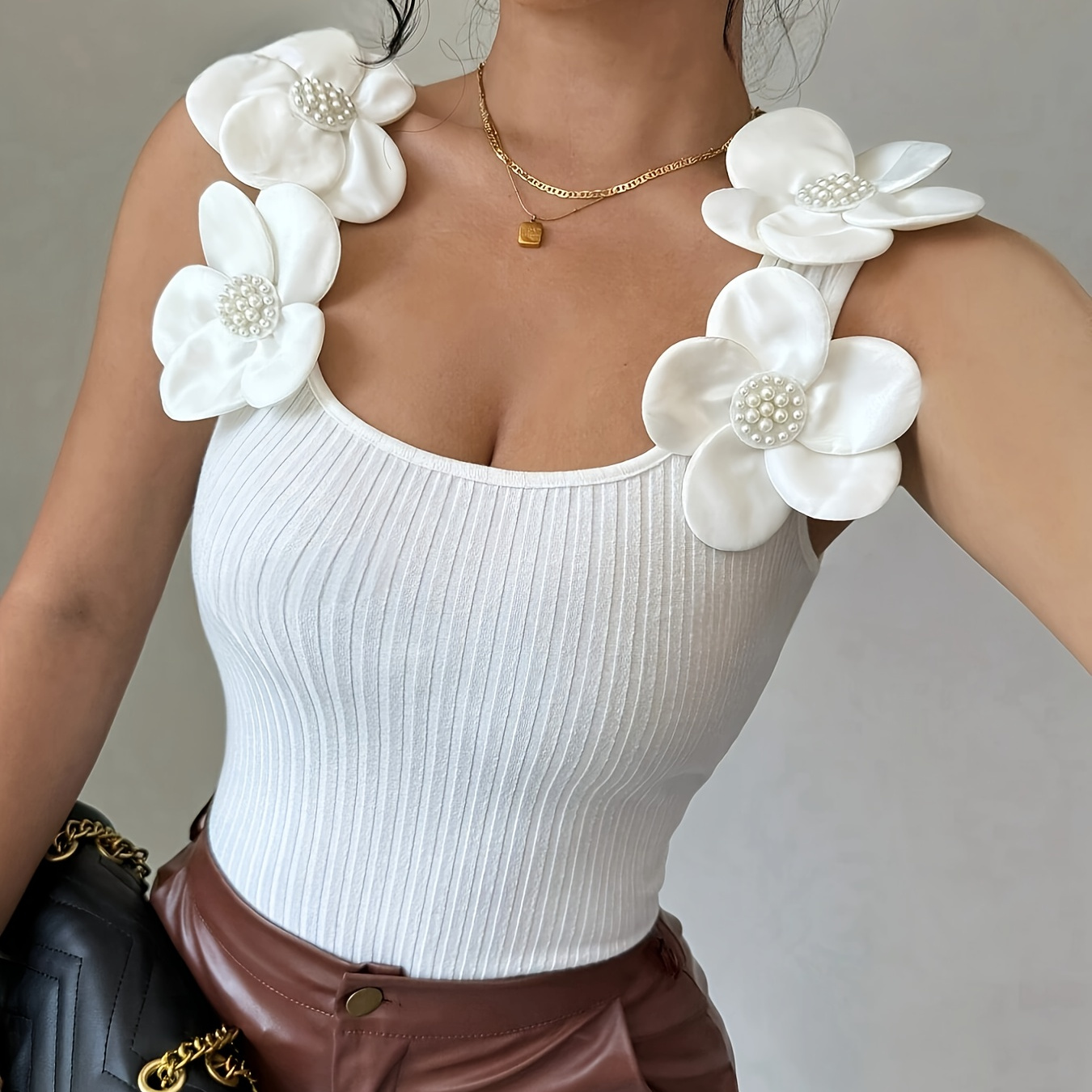 

1pc Elegant Polyester Tank Top With 3d Flower Applique, Solid Color Summer Knit Fabric Pullover With Low Collar - Chic Sleeveless Ribbed Vest For Women