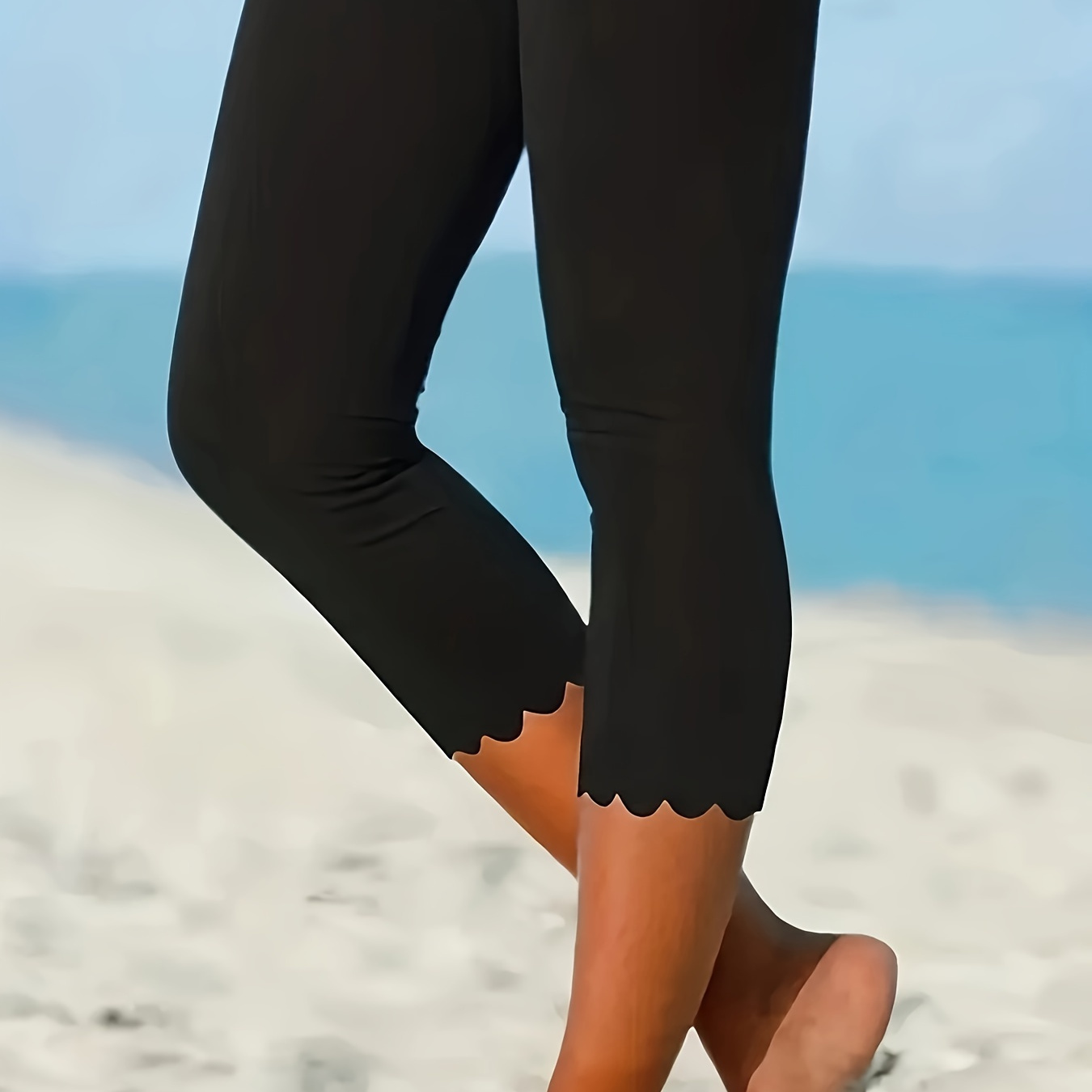 

Plus Size Scallop Trim Solid Capri Leggings, Casual Elastic Waist Stretchy Leggings For Spring & Summer, Women's Plus Size Clothing
