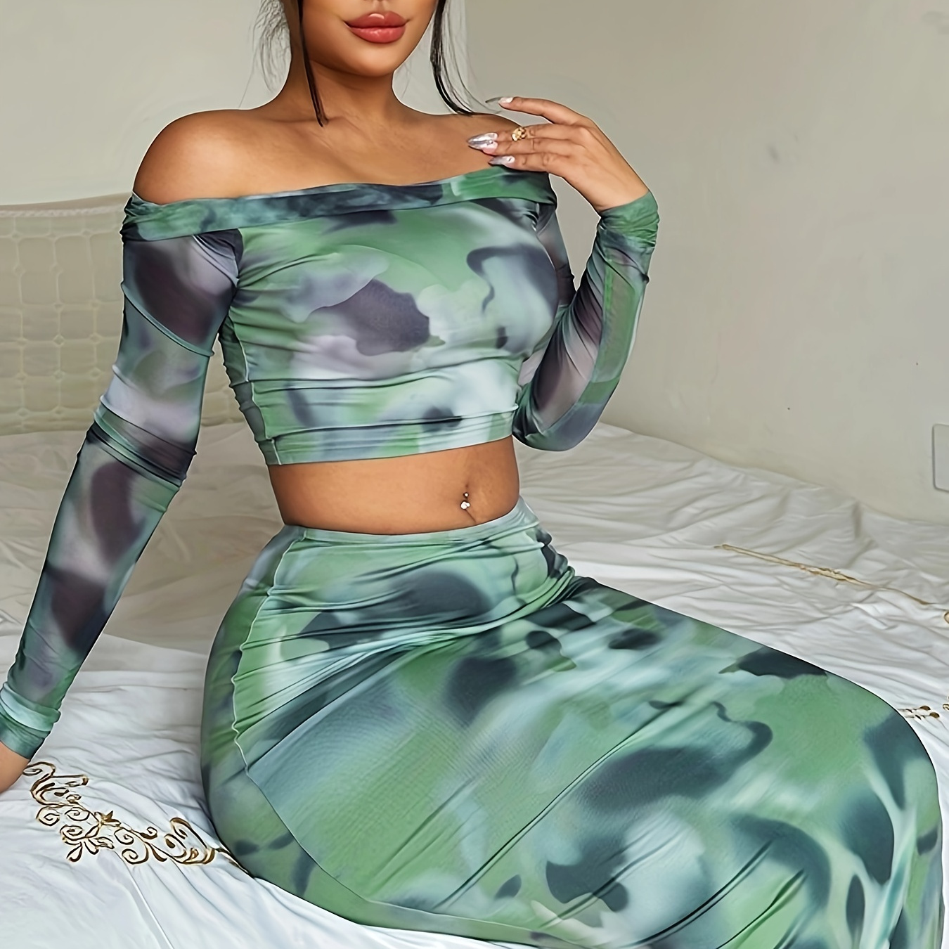 

- European And 2025 Spring And Autumn One-shoulder Long-sleeved T-shirt And Body- Hip Skirt Set