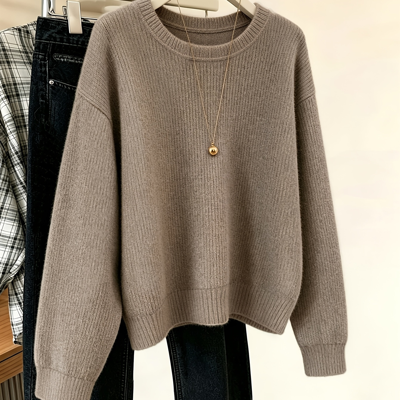 Women's Casual Crew Neck Knit Sweater — Soft Long Sleeve Pullover