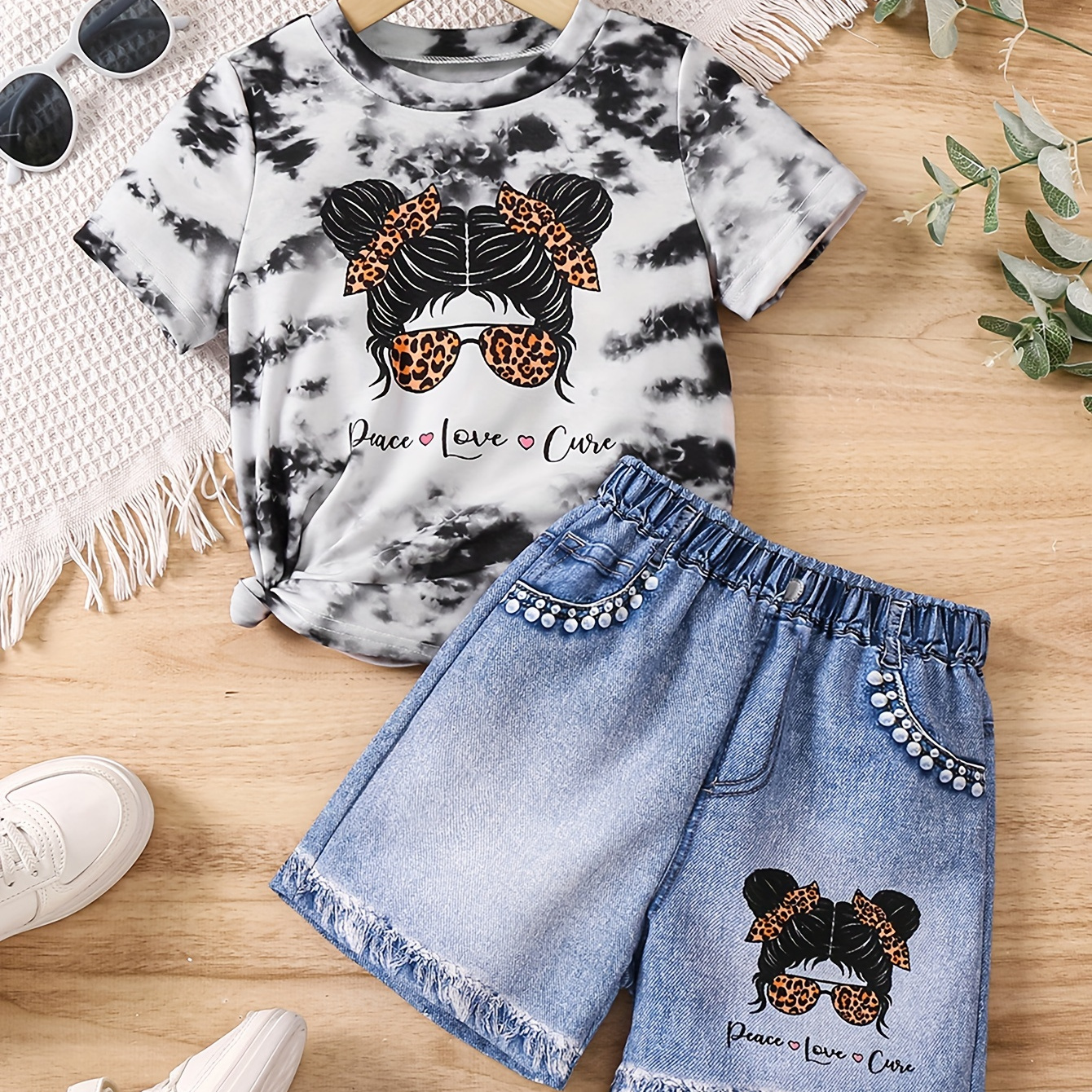 

Portrait Pattern 2pcs Girl's Short Sleeve T-shirt Top + Full Print Legging Shorts Casual Set, Summer Girls Outfit