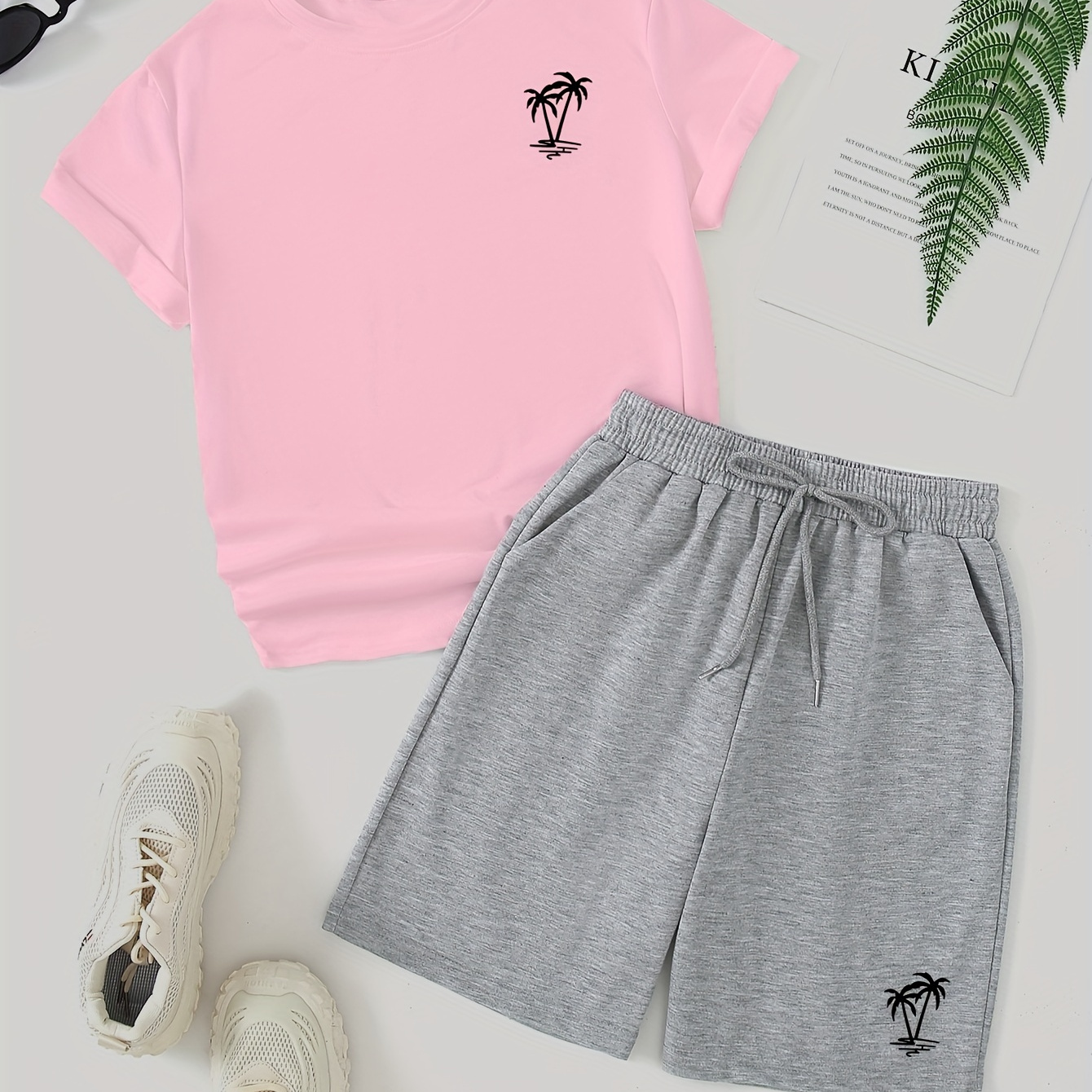 

Women's Summer Casual Sports Outfit, Palm Tree Print Short Sleeve T-shirt And Shorts Set, 2-piece Loungewear Set