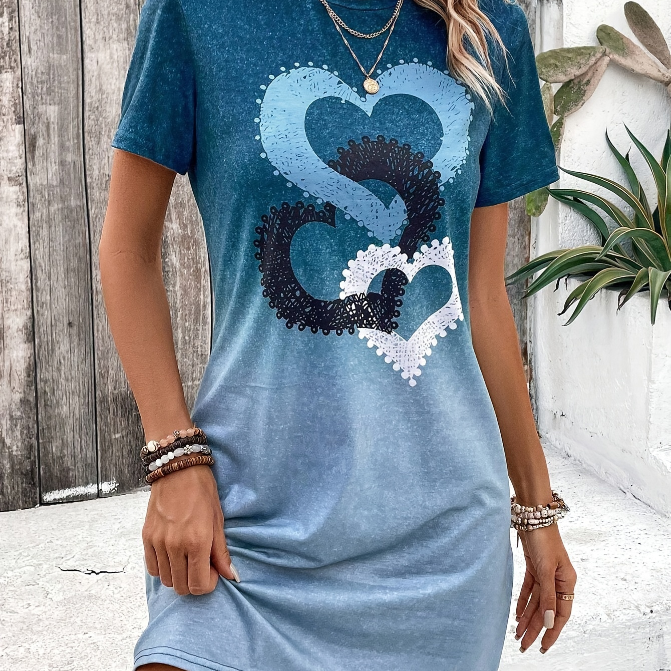 

Heart Print Gradient Color Tee Dress, Short Sleeve Crew Neck Casual Dress For Summer & Spring, Women's Clothing
