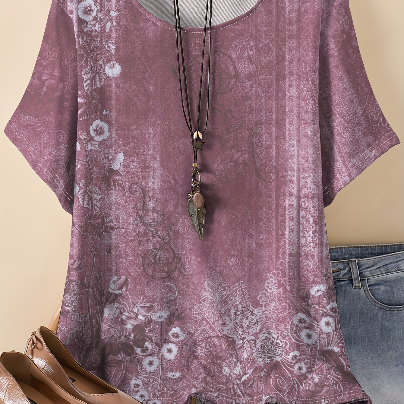 

Plus Size Floral Print T-shirt, Casual Short Sleeve Crew Neck Top For Spring & Summer, Women's Plus Size Clothing
