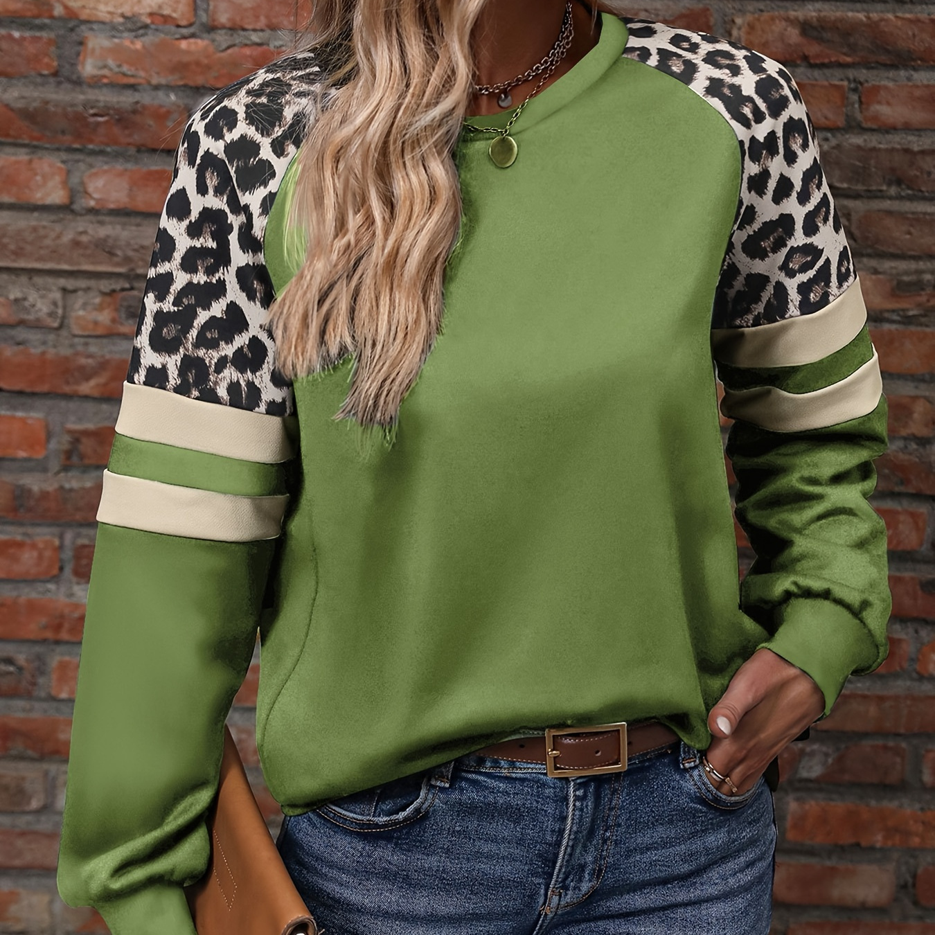 

Women' Pullover Hoodie, Leopard Print And Raglan Sleeves, Round Neck, Polyester Knit, Casual Sweatshirt For All