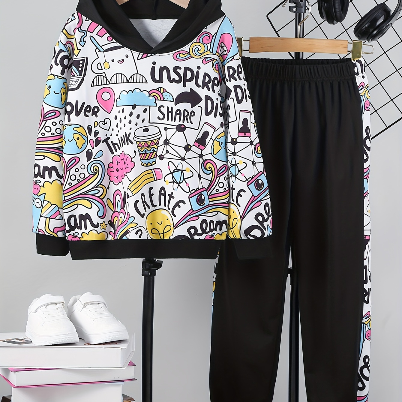 

Ensemble 2 pièces pour filles, avec sweat à capuche imprimé cartoon graffiti + pantalon de jogging. Tenue tendance pour enfants, idéale pour Halloween.