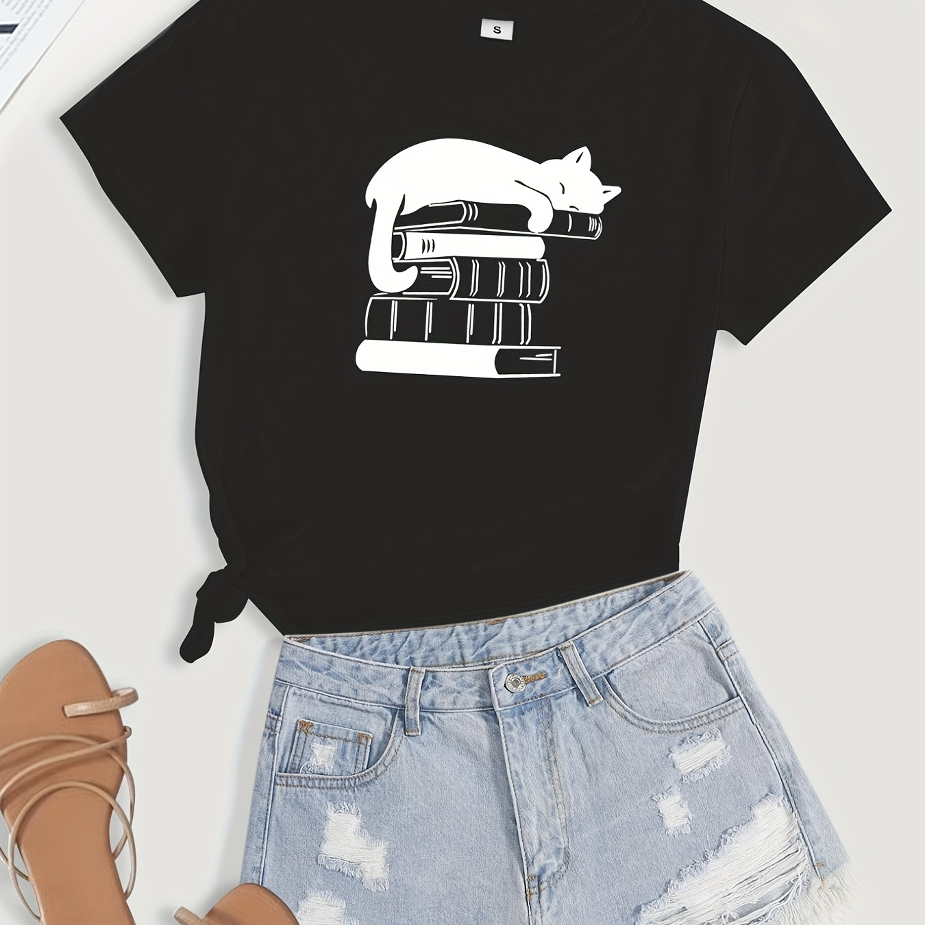 

Cute Cat & Books Print T-shirt, Short Sleeve Crew Neck Casual Top For Summer & Spring, Women's Clothing