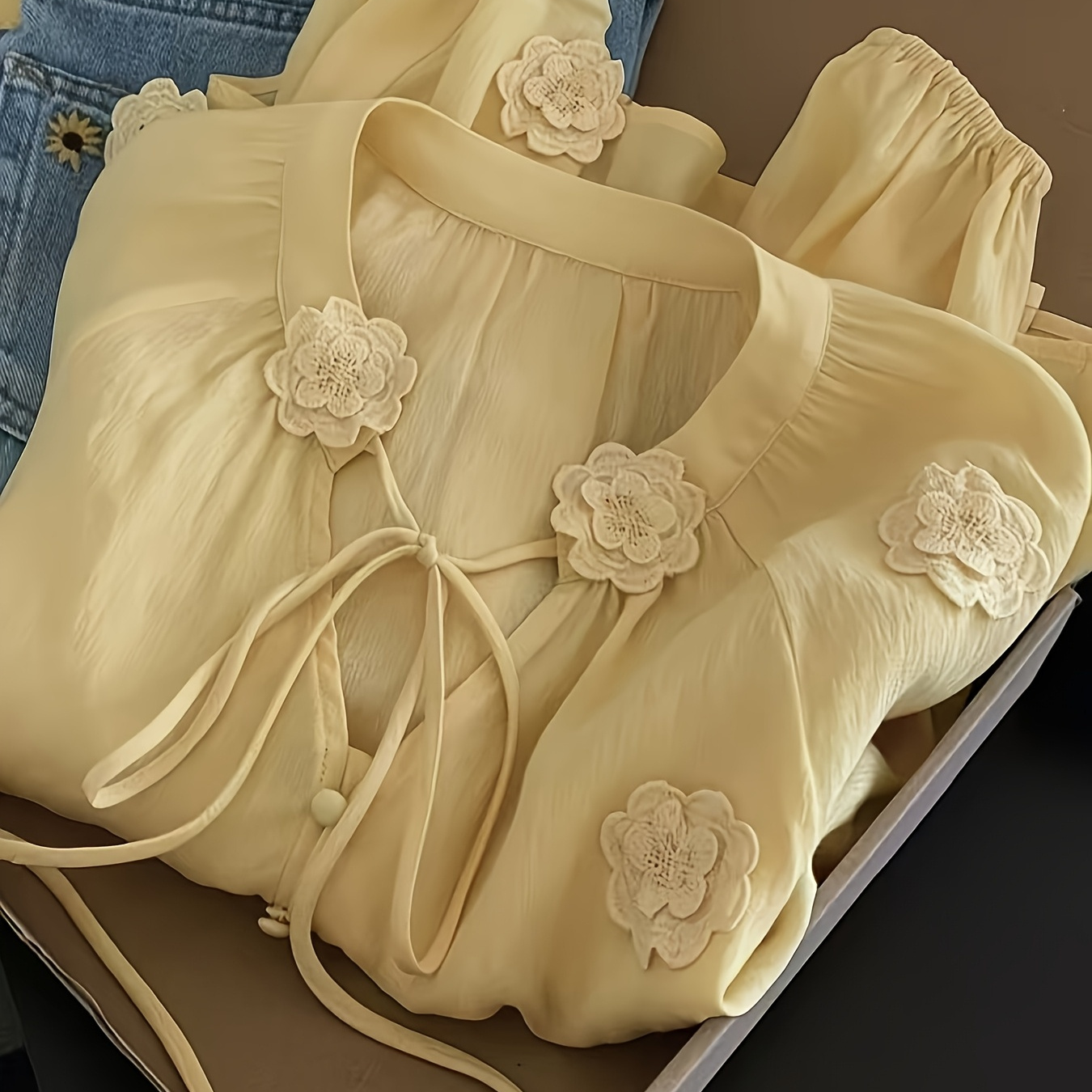 Dame Fransk-inspireret Tredimensionel Blomstret Ensfarvet Skjorte til Forår og Sommer, Elegant Løs Langærmet Top