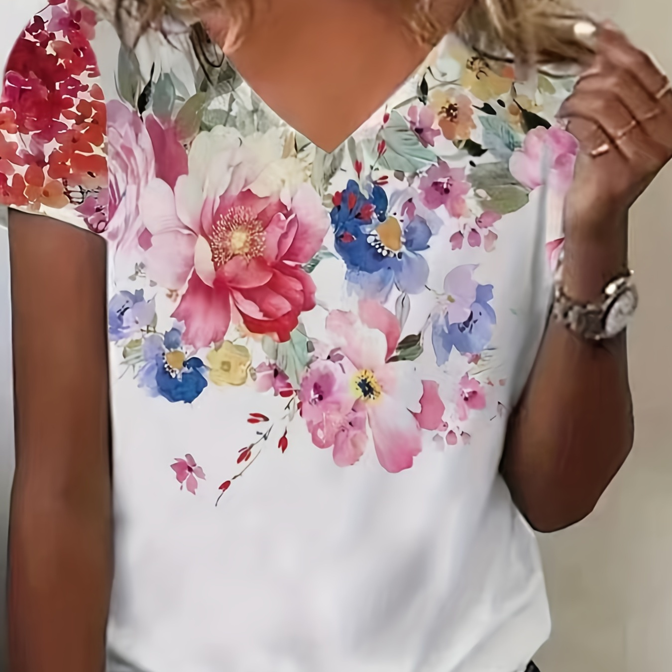 

Plus Size Casual T-shirt, Women's Plus Floral Print Short Sleeve V Neck T-shirt