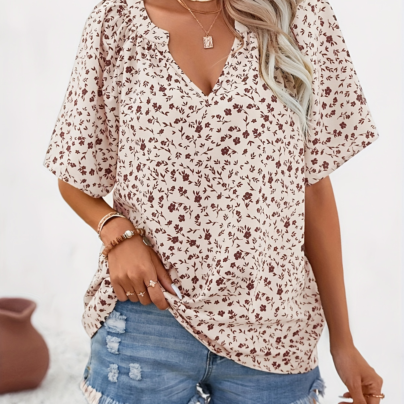 

Plus Size Casual Top, Women's Plus Ditsy Floral Print Short Sleeve Notched Neck Slight Stretch Top