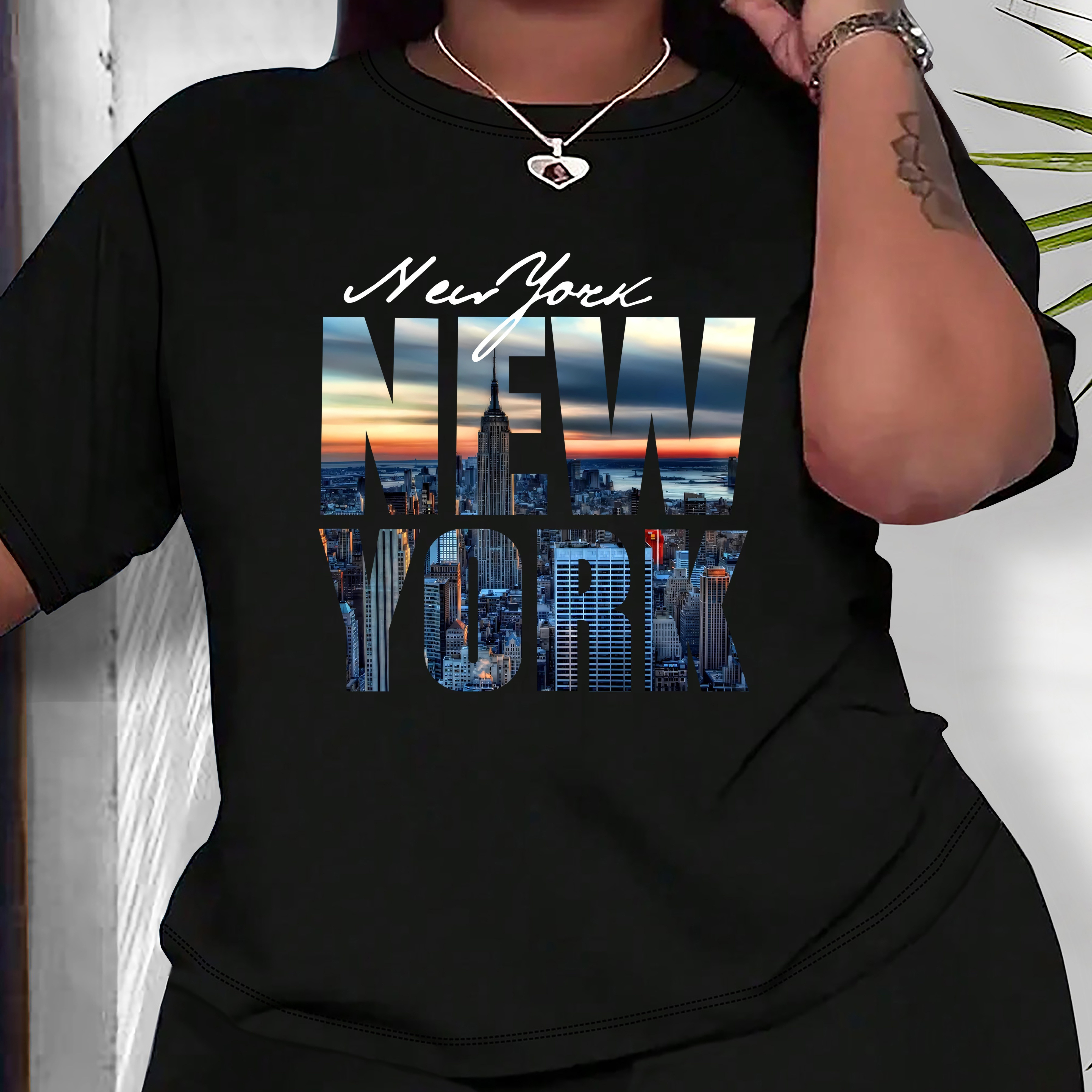 

Plus Size New York Print Casual T-shirt, Crew Neck Short Sleeves Versatile Sports Tee, Women's Comfy Tops