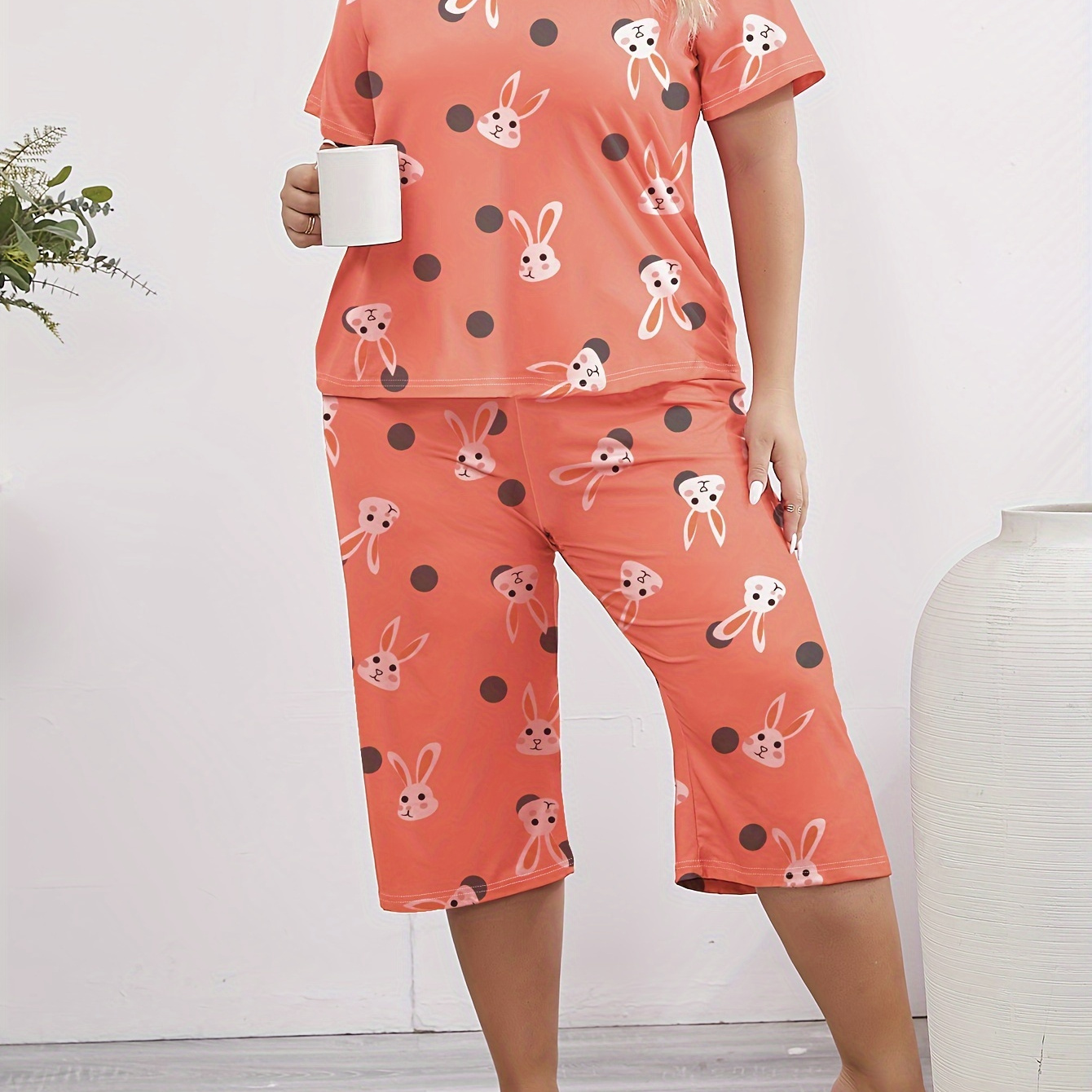 

Women's Cute Pajama Set, Plus Size Cartoon Bunny & Polka Short Sleeve Round Neck Top & Capri Pants 2 Piece Set